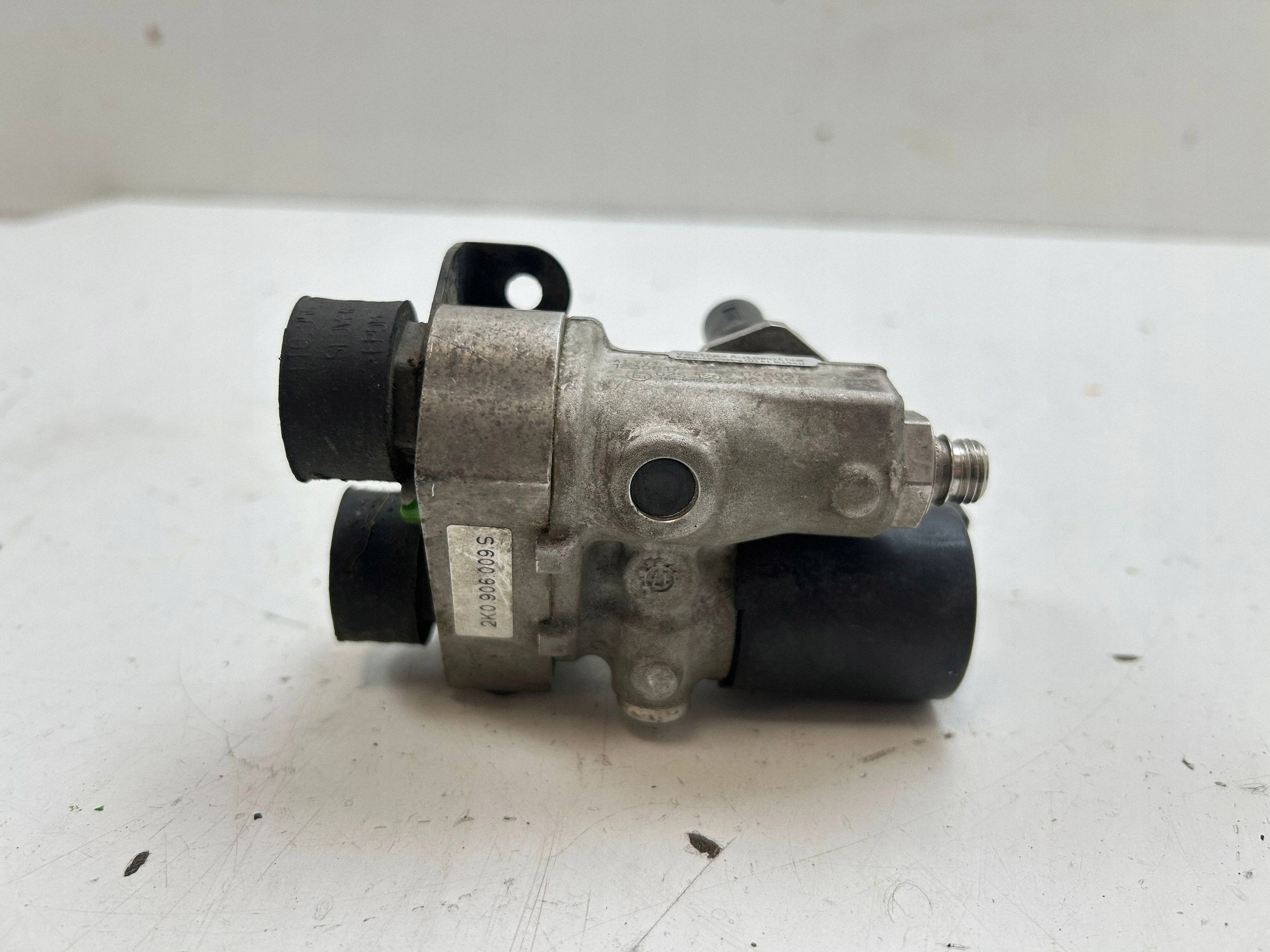 Régulateur de pression VW Skoda Seat Audi 1S0906035B image 5