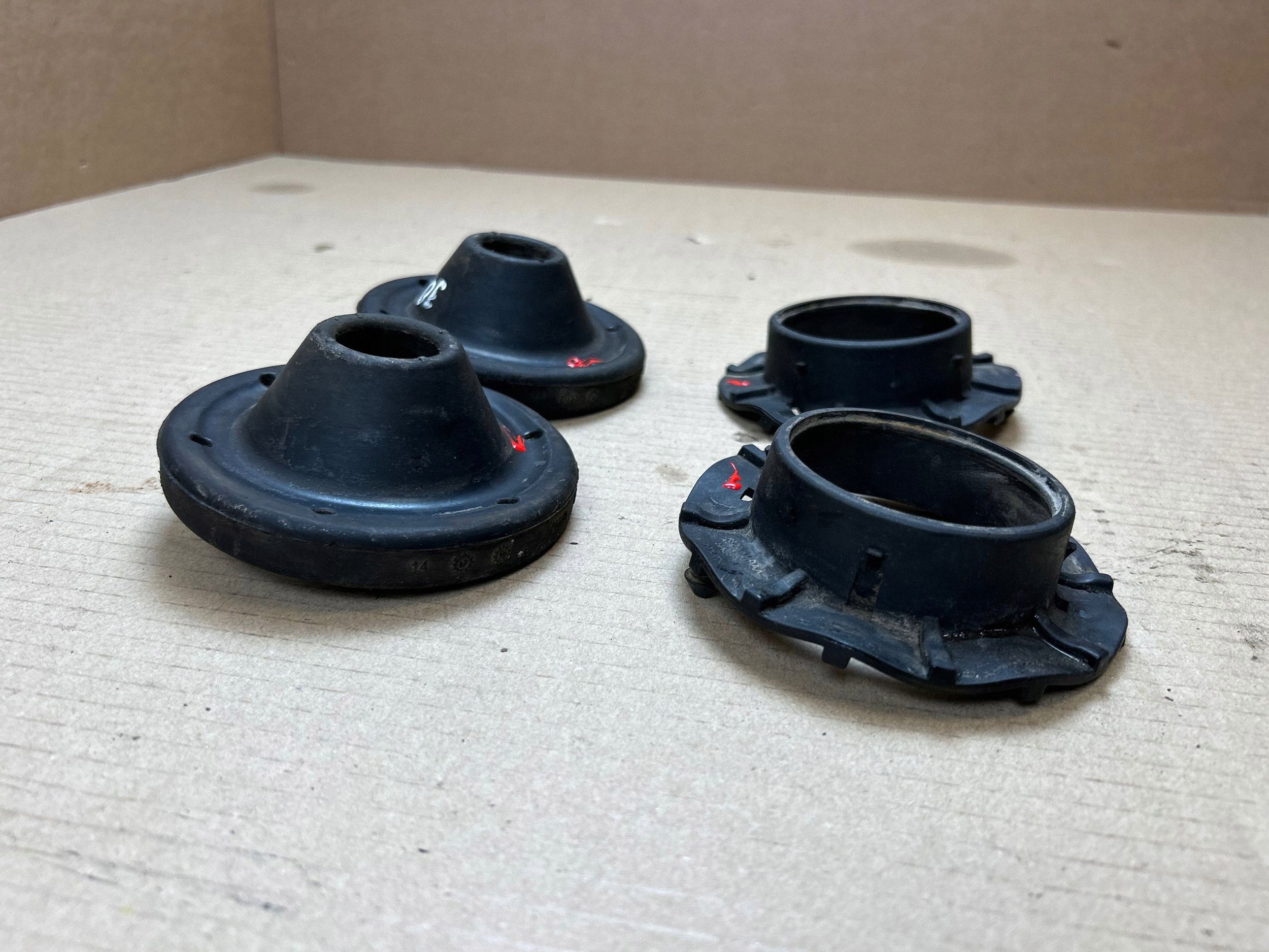 2018 Jeep Wrangler Gummifeder hinten 68273114AB image 5