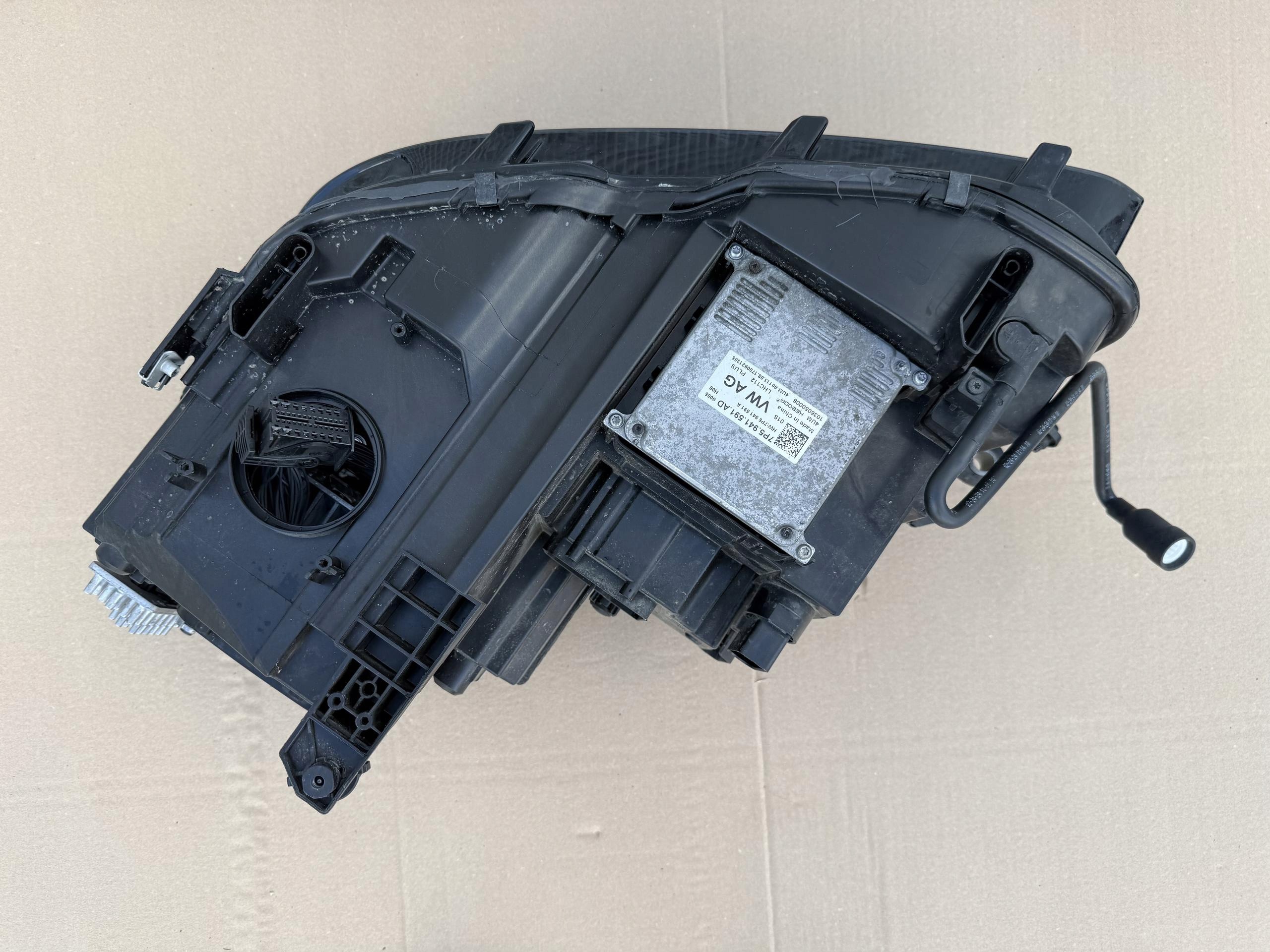 VW Tiguan II 5NA Frontscheinwerfer rechts 5NN941114C image 3