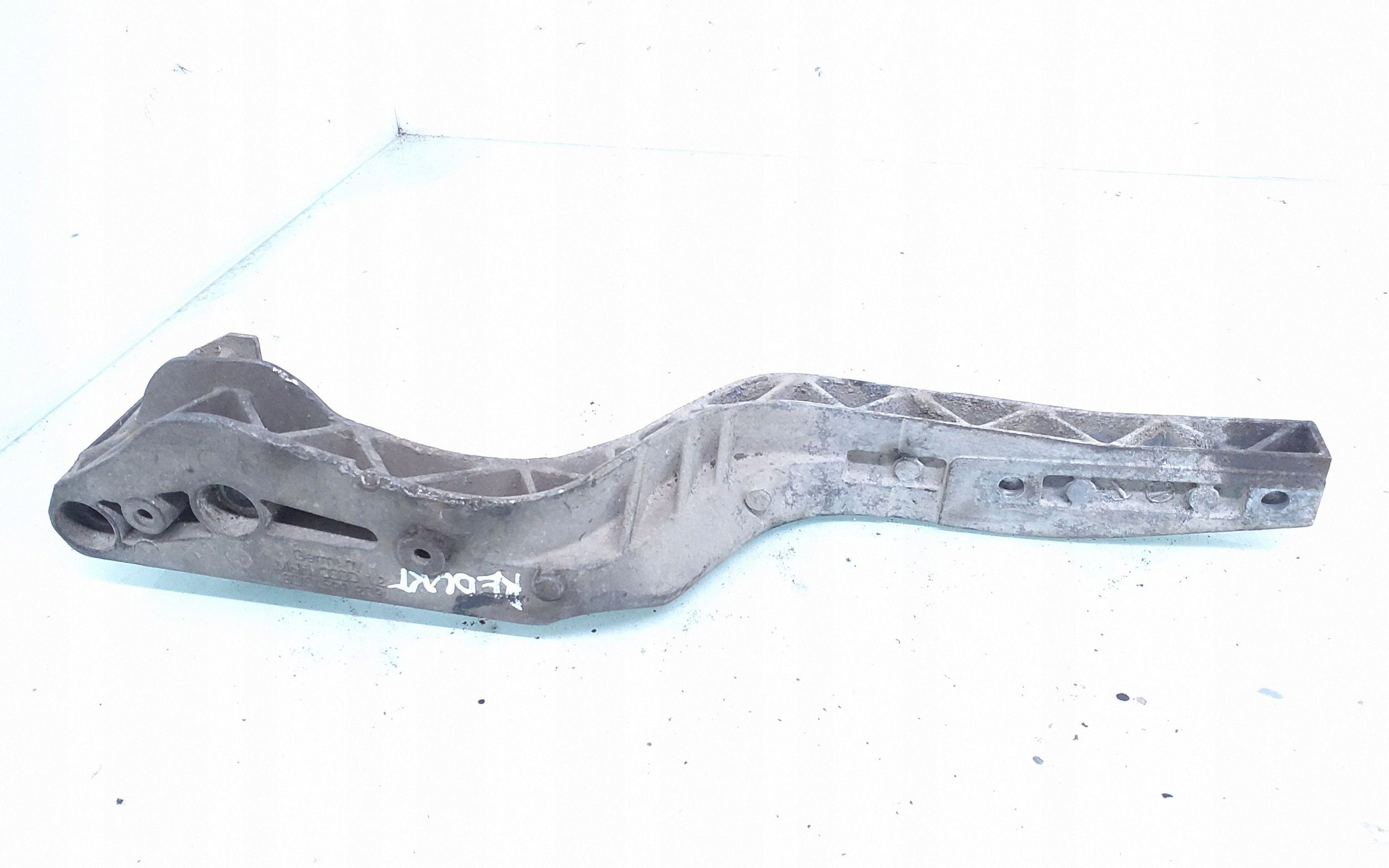 2000 Audi A4 S4 B5 8D Suporte do diferencial traseiro 8D0599289 image 2