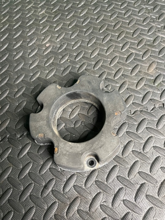 Audi A5 8F Tasauspyörän jakolaite 0B4301307A