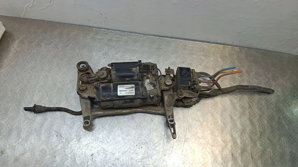 Compresseur suspension Audi Q7 4L 7L8616006B
