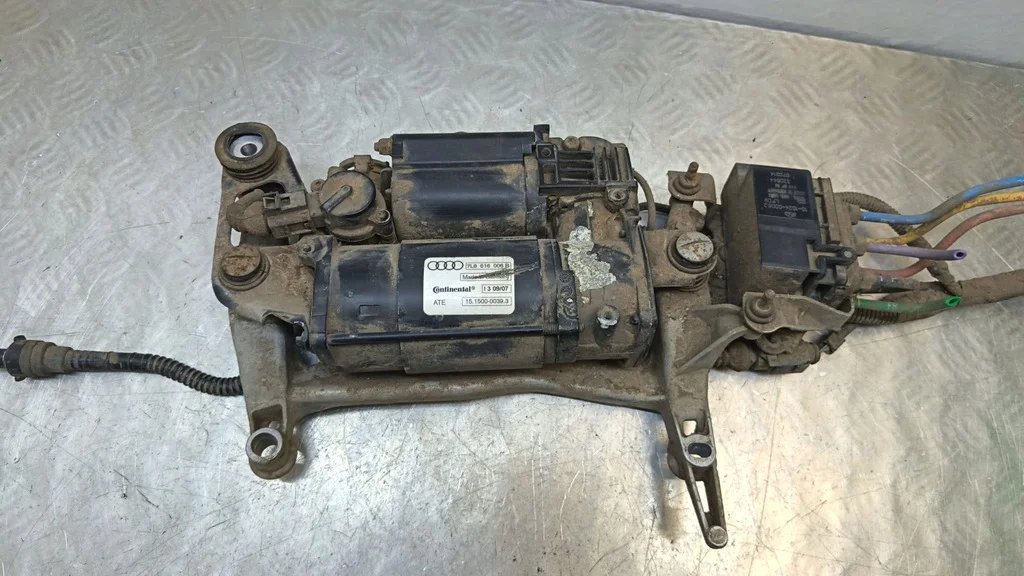 Ilmajousituskompressori Audi Q7 (4L) 7L8616006B