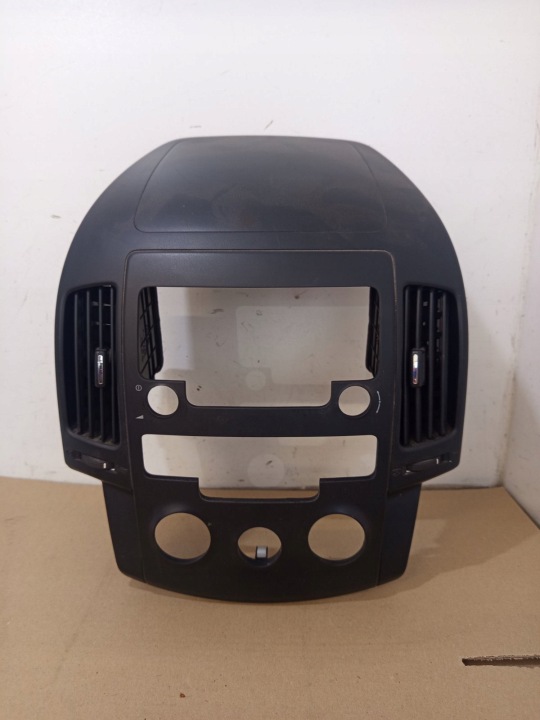 RAMKA KONSOLI RADIA PANELU NAWIEWU KRATKI 84745-2R000 HYUNDAI I30 I 07-10