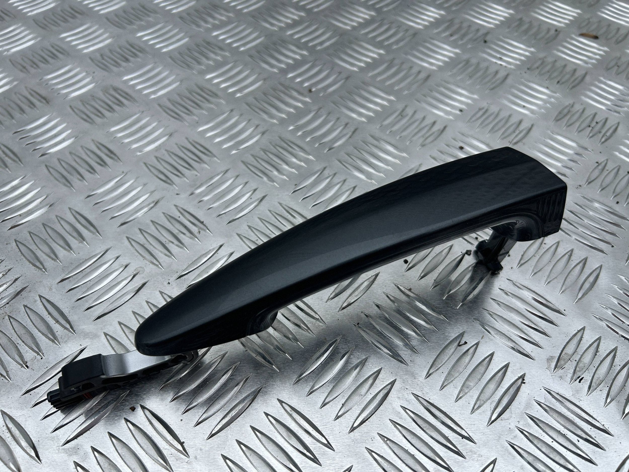 Right Front Door Handle Keyless Go BMW E81 E82 E87 E88 image 2