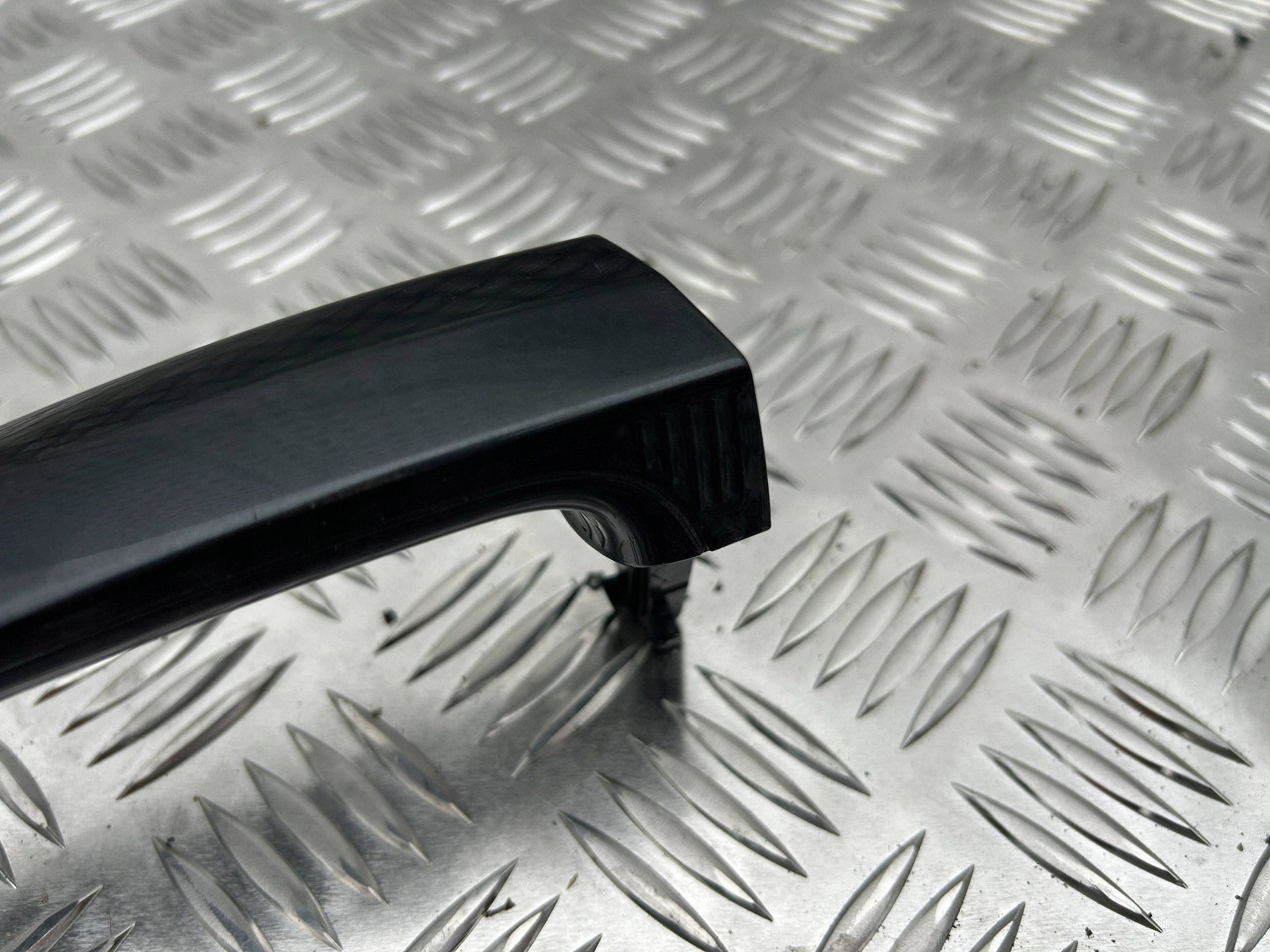 Ovenkahva oikea etu- ja takaosa Keyless Go BMW E81 E82 E87 E88