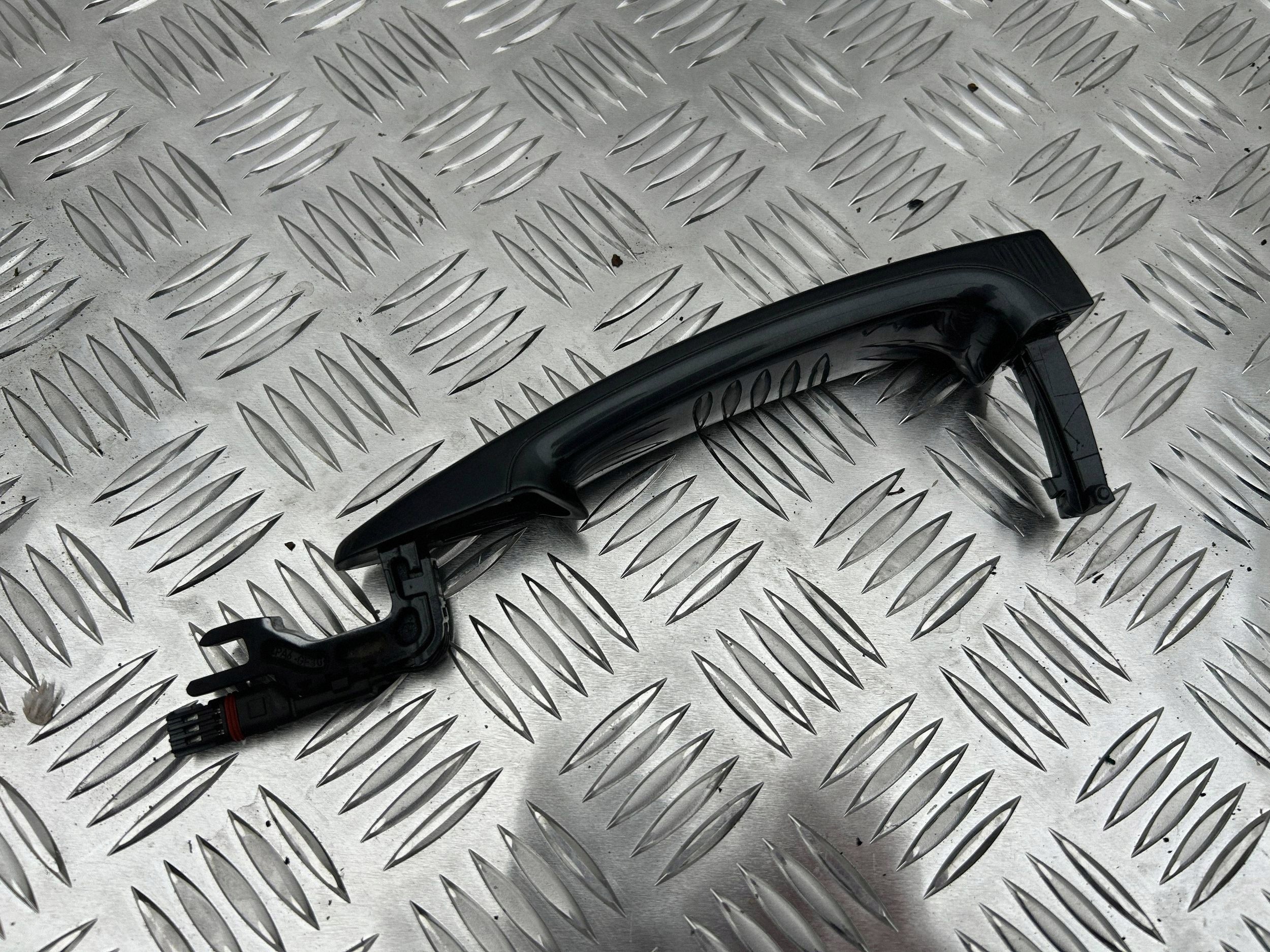Right Front Door Handle Keyless Go BMW E81 E82 E87 E88 image 5