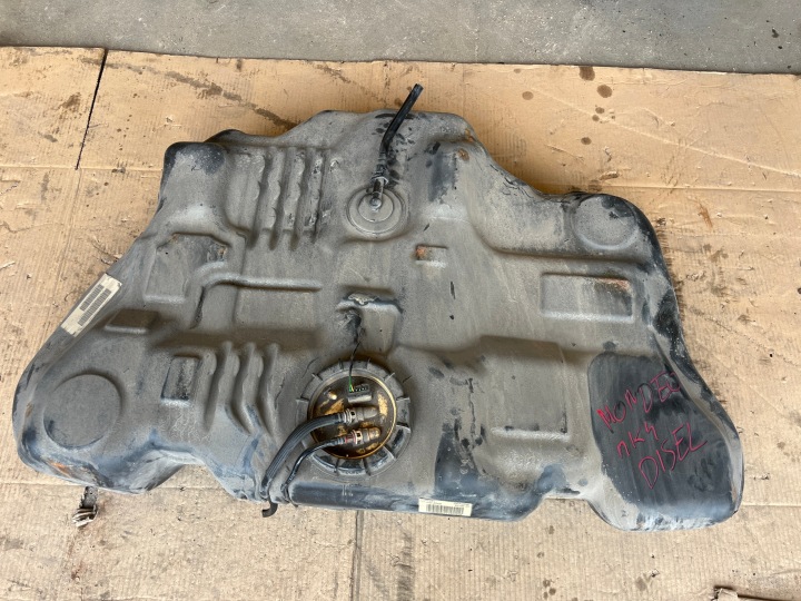 Polttoainesäiliö ja polttoainepumppu Ford Mondeo MK4 2007-2010