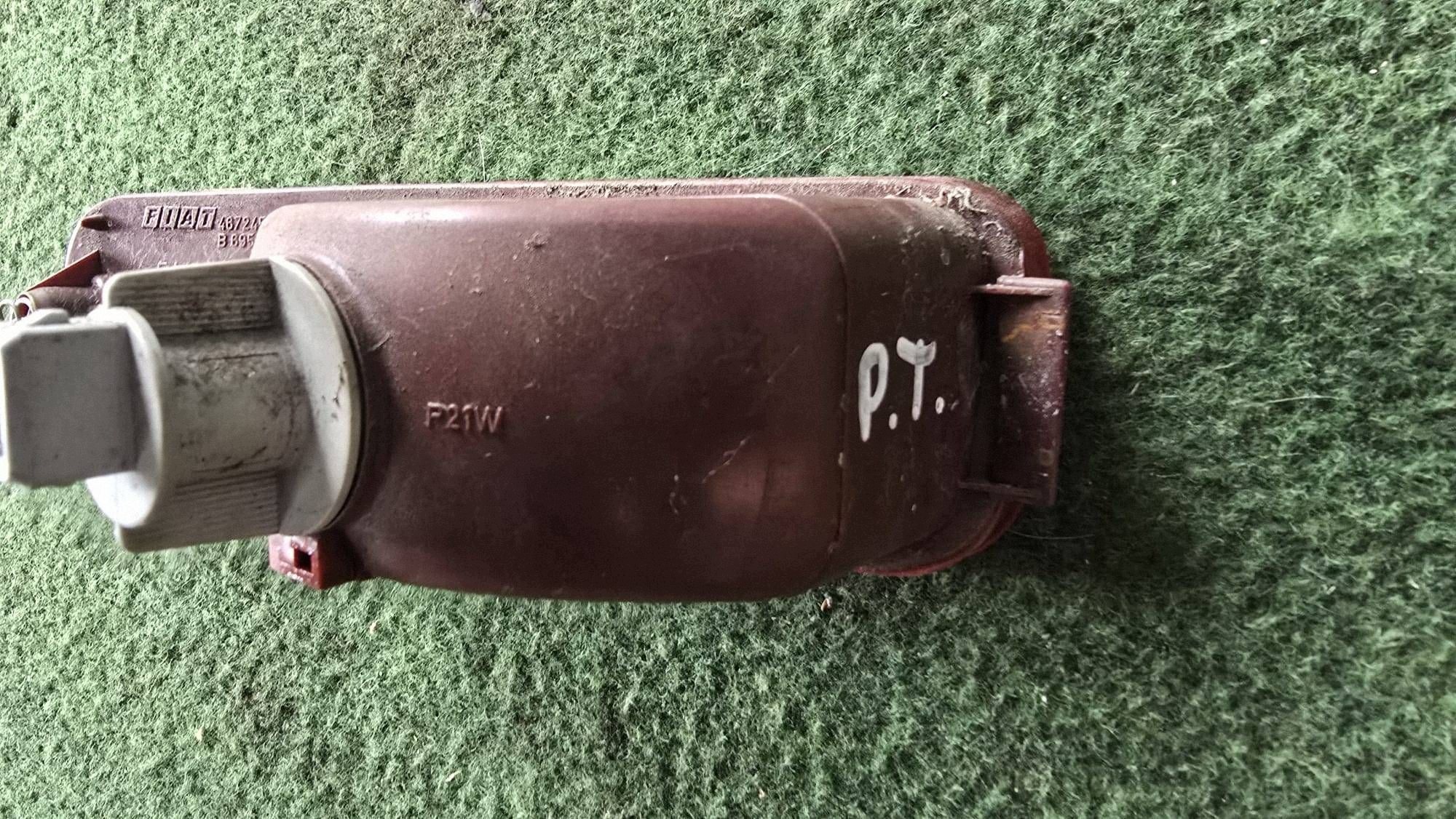 Fiat Barchetta takavalo peruutusvalo oikea