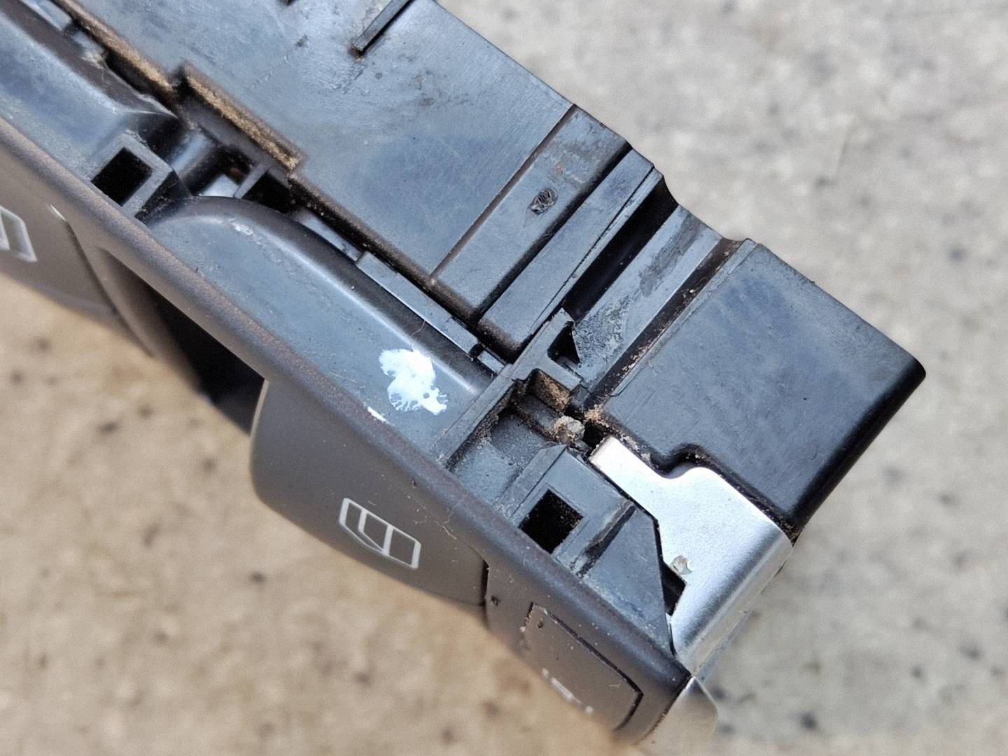 Window Switch Panel A1669054400 Mercedes CLA W117 C117