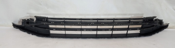 Etusäleikön kromilista VW Passat B8 3G0853677A