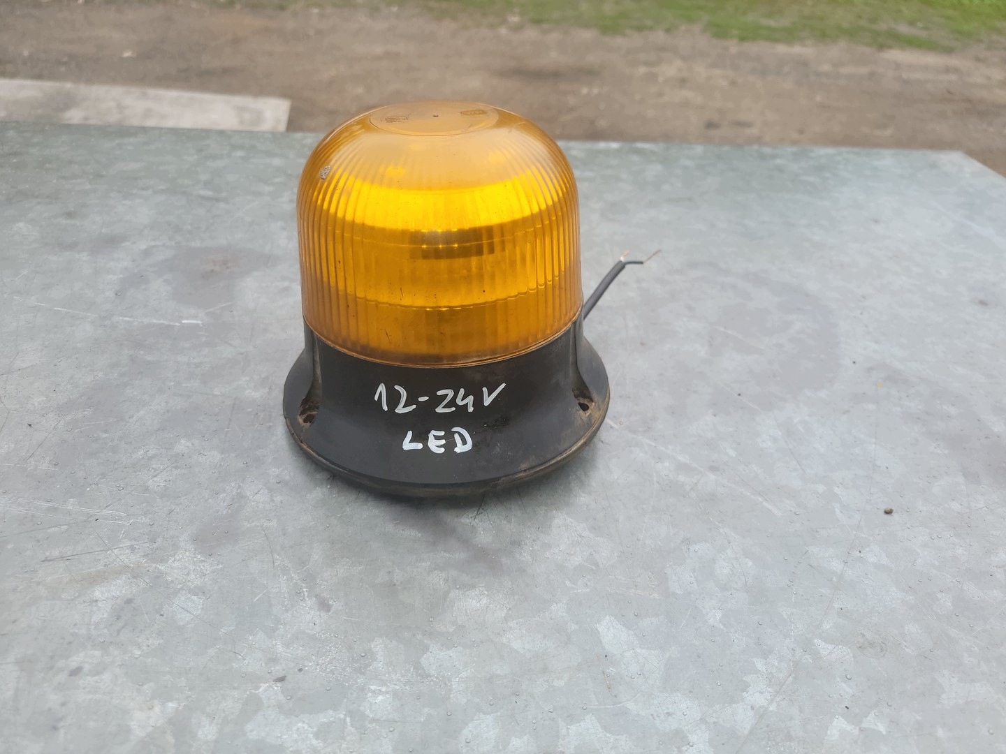 MAN LED Warnleuchte 12-24V Gebraucht OEM 8996554741111 image 2