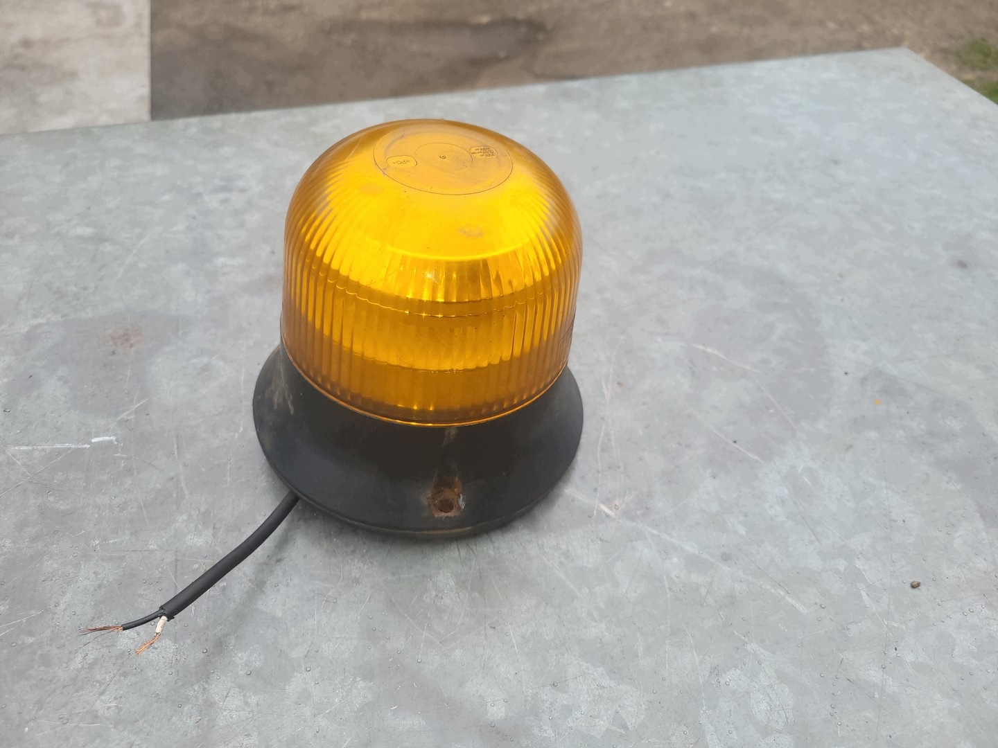 MAN LED Warnleuchte 12-24V Gebraucht OEM 8996554741111 image 4