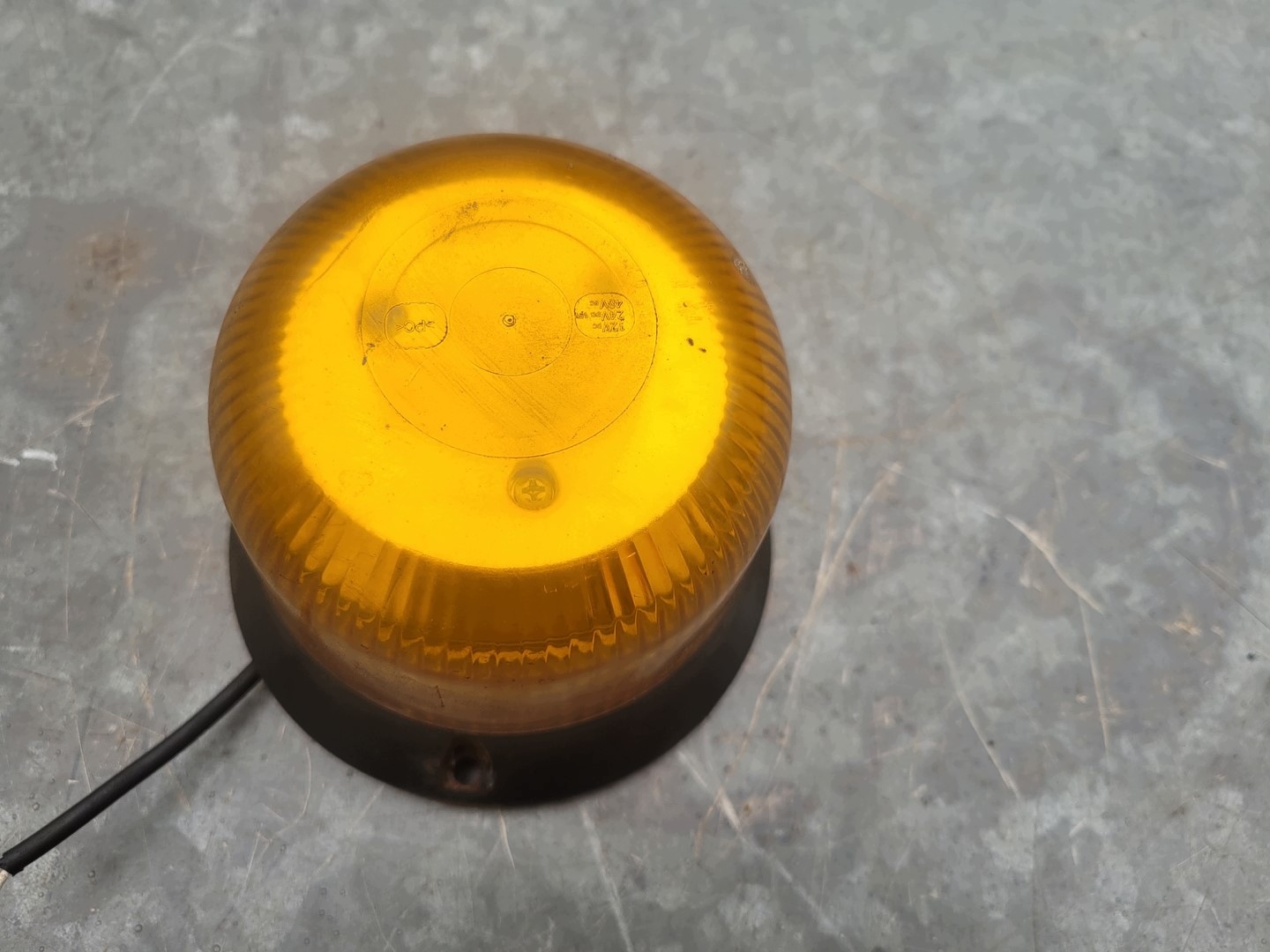MAN LED Warnleuchte 12-24V Gebraucht OEM 8996554741111 image 5