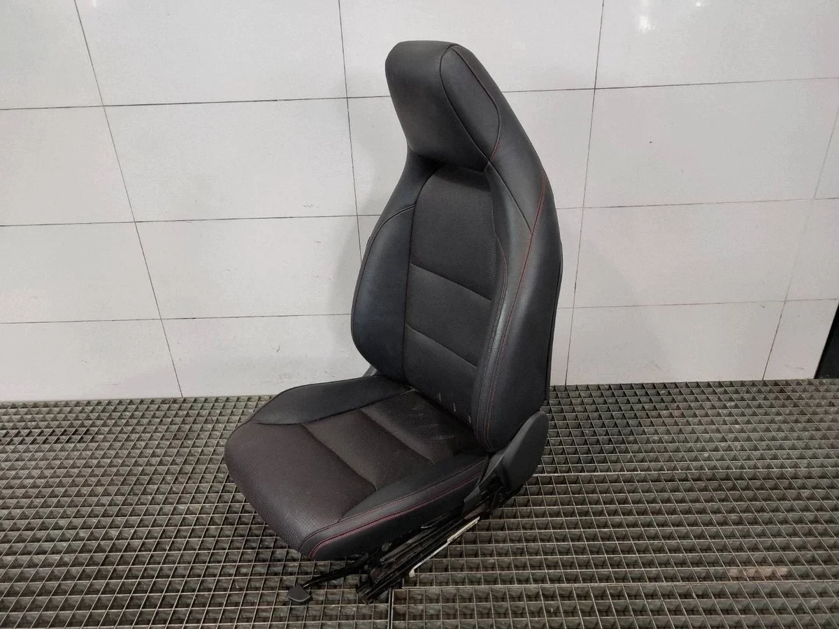 Passagerarstol höger fram Mercedes CLA W117 image 4
