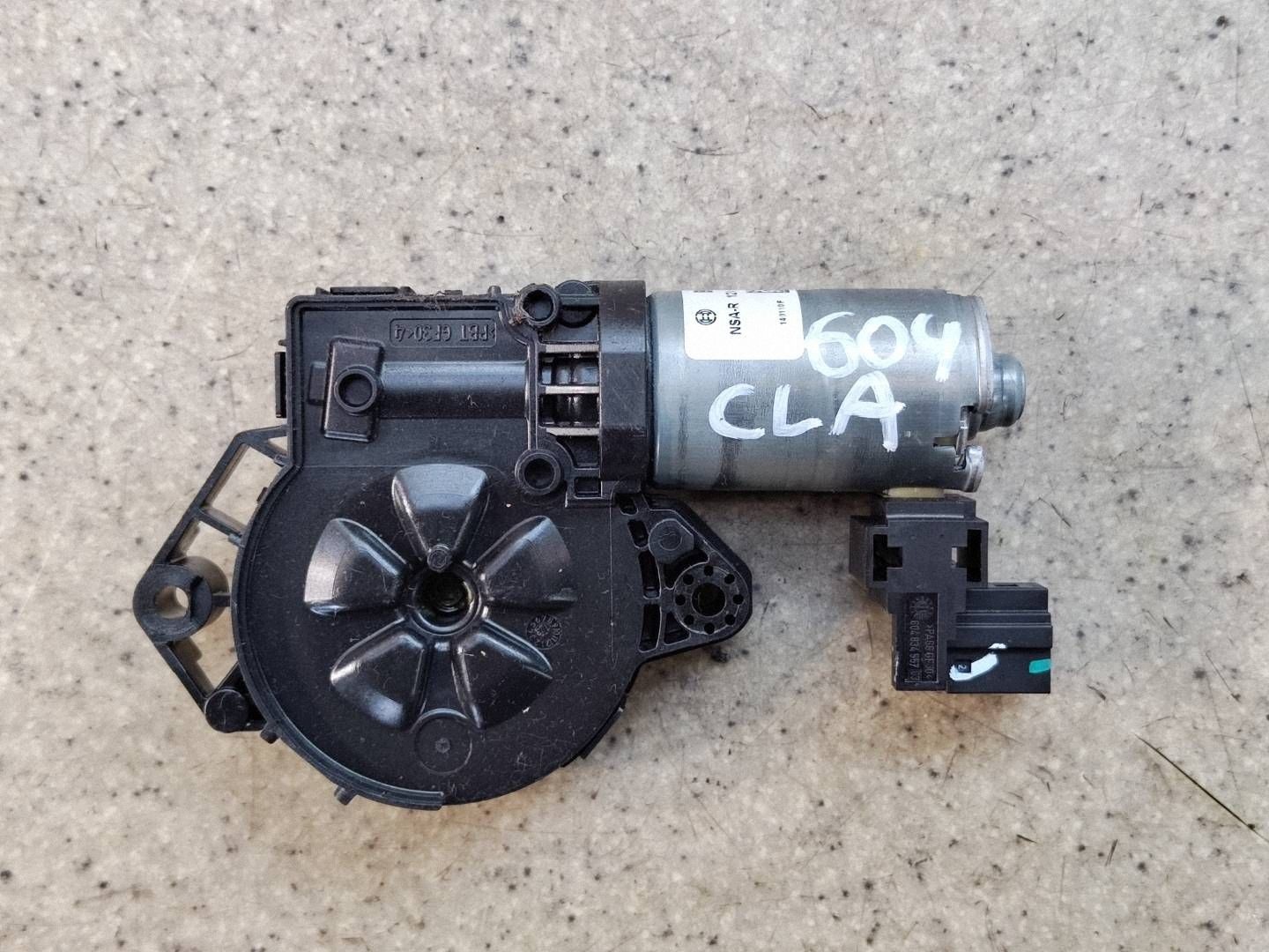 Moteur de toit ouvrant Mercedes CLA W117 C117 image 2