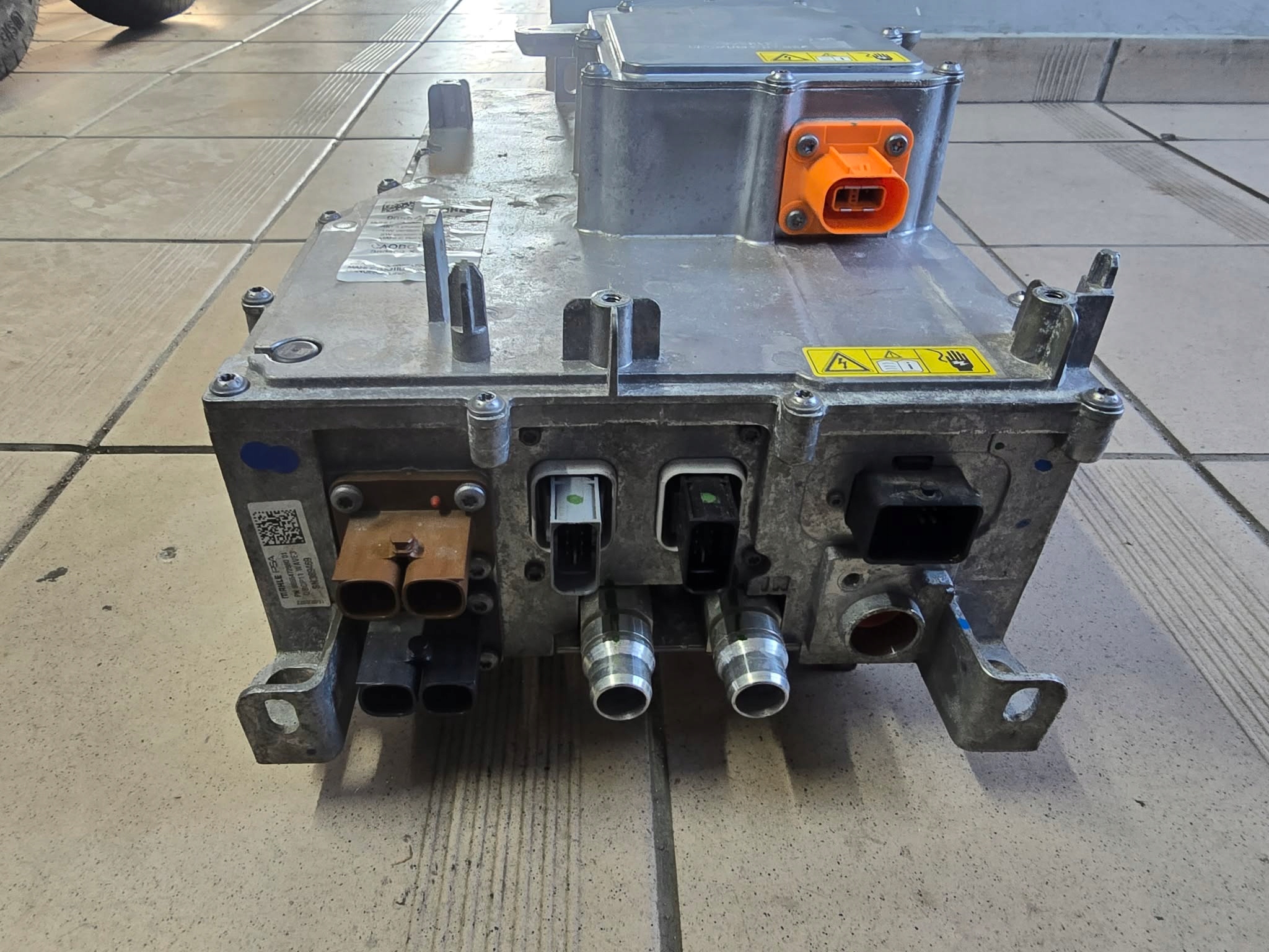 Invertteri moduuli hybridi E-208 Peugeot Corsa F