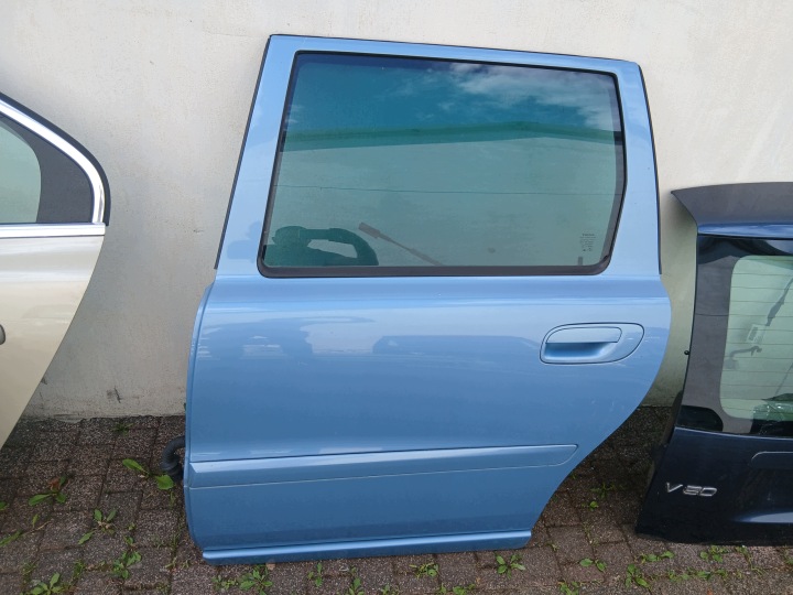 VOLVO V70 II XC70 I LIFT 01-07 vasen takaovi sininen siisti