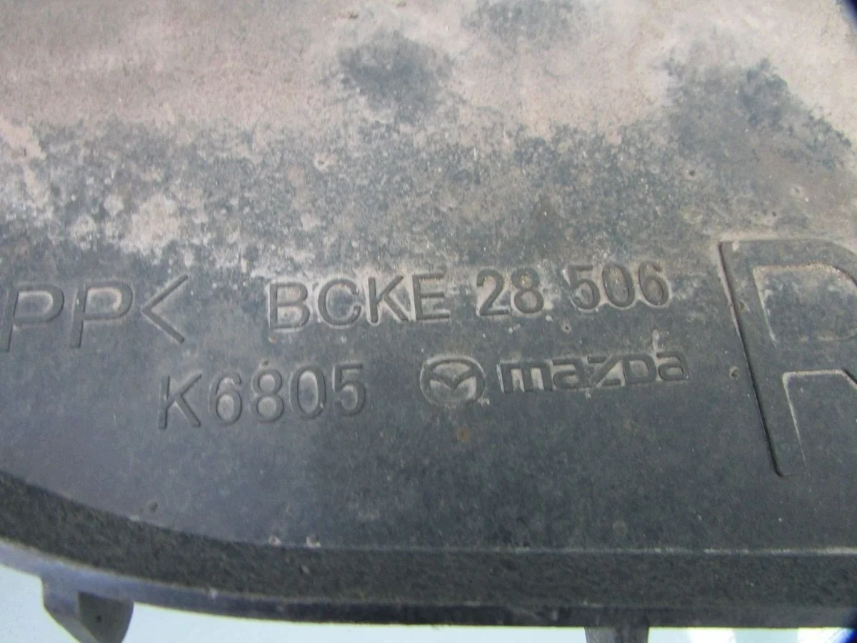 Mazda 3 BP Cubierta Eje Trasero Derecho image 9