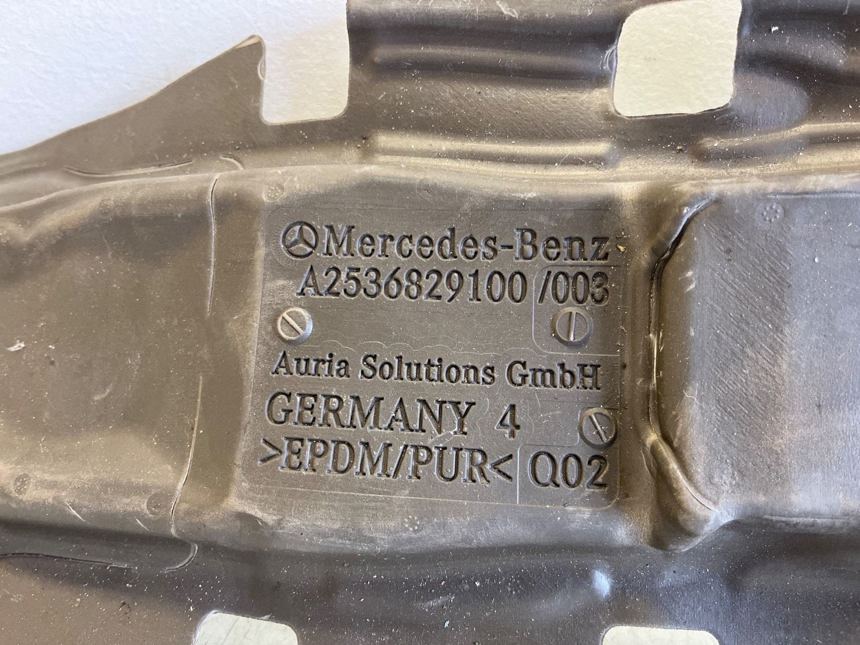 Mercedes-Benz EQC Insulation Avant A2536829100 image 3