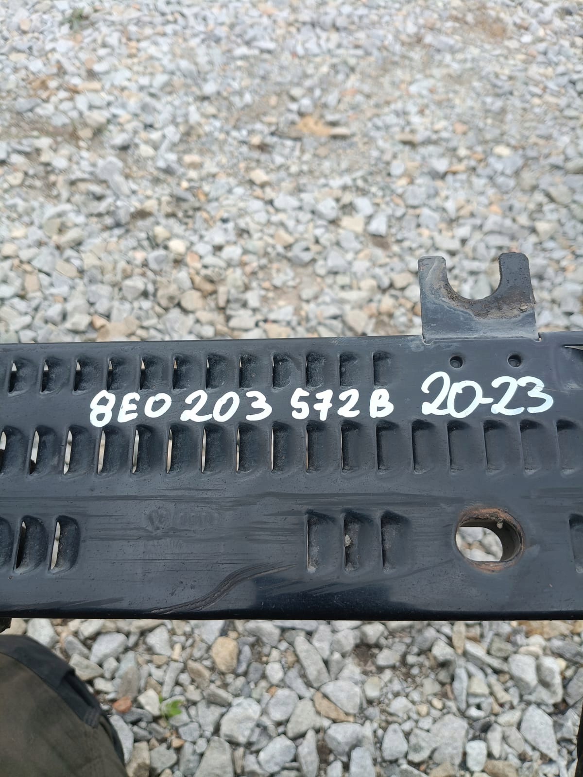 Audi A4 S4 B6 8E 8H Polttoaineen jäähdytin 8E0203572B