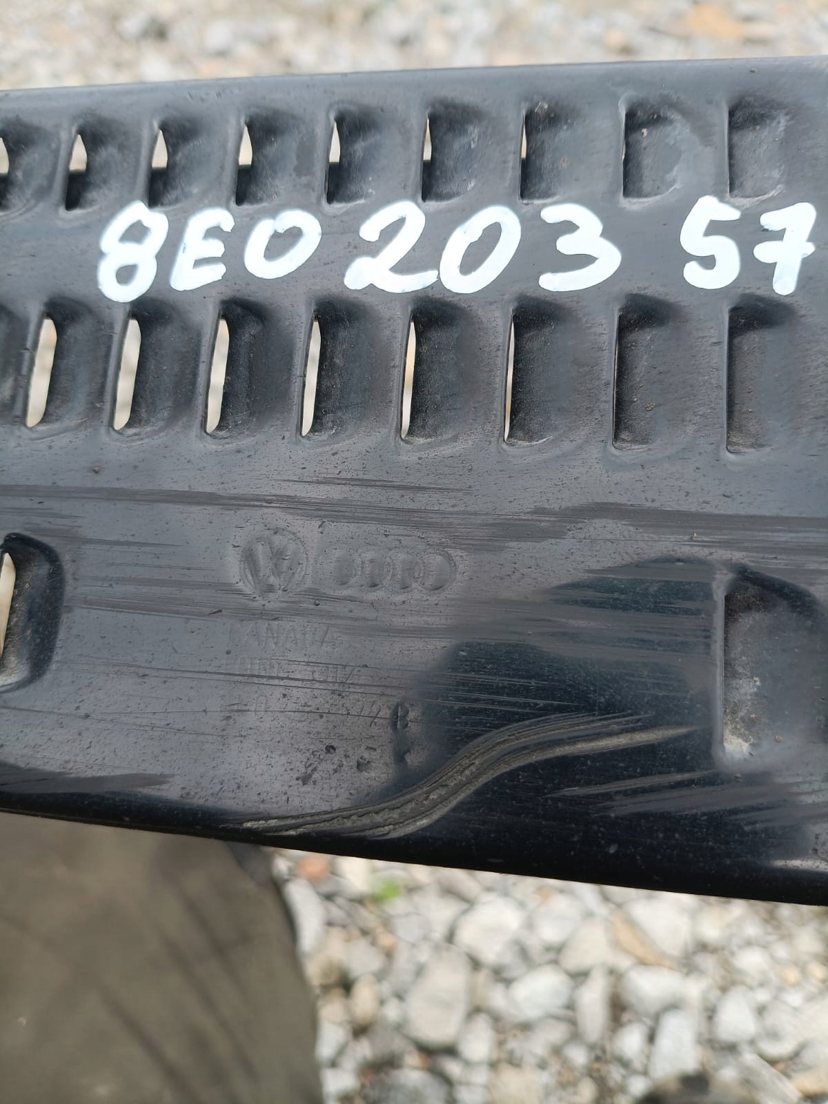 Audi A4 S4 B6 8E 8H Brandstofkoeler 8E0203572B image 3