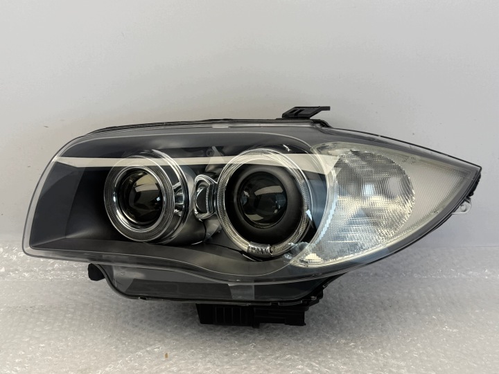 BMW 1 E87 LIFT VASEN XENON EI KÄÄNTYVÄ 90004813