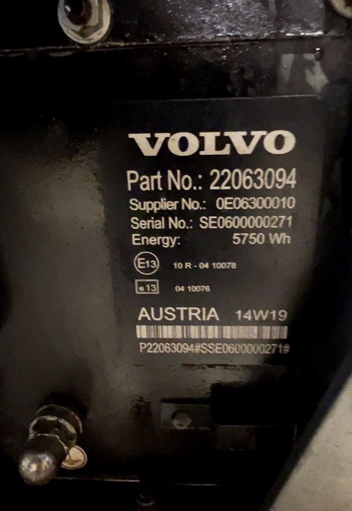 Bateria Volvo 22063094 Usada image 6