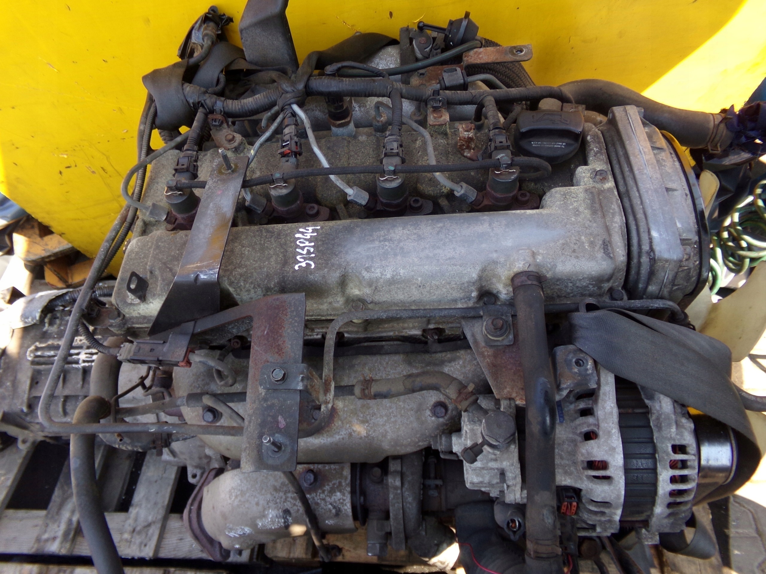 KIA SORENTO H-1 2.5 CRDI 06r 140KM D4CB ruiskutin 0445110186
