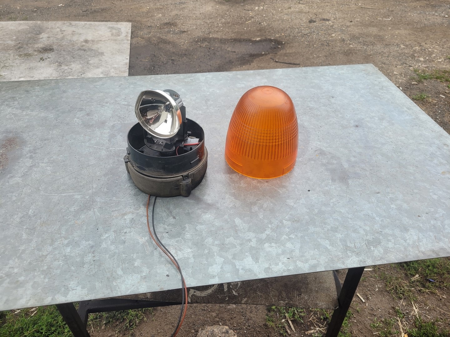 Varoitusvalo HELLA KL-ROTAFIX 24V MAN 2RL007337-01