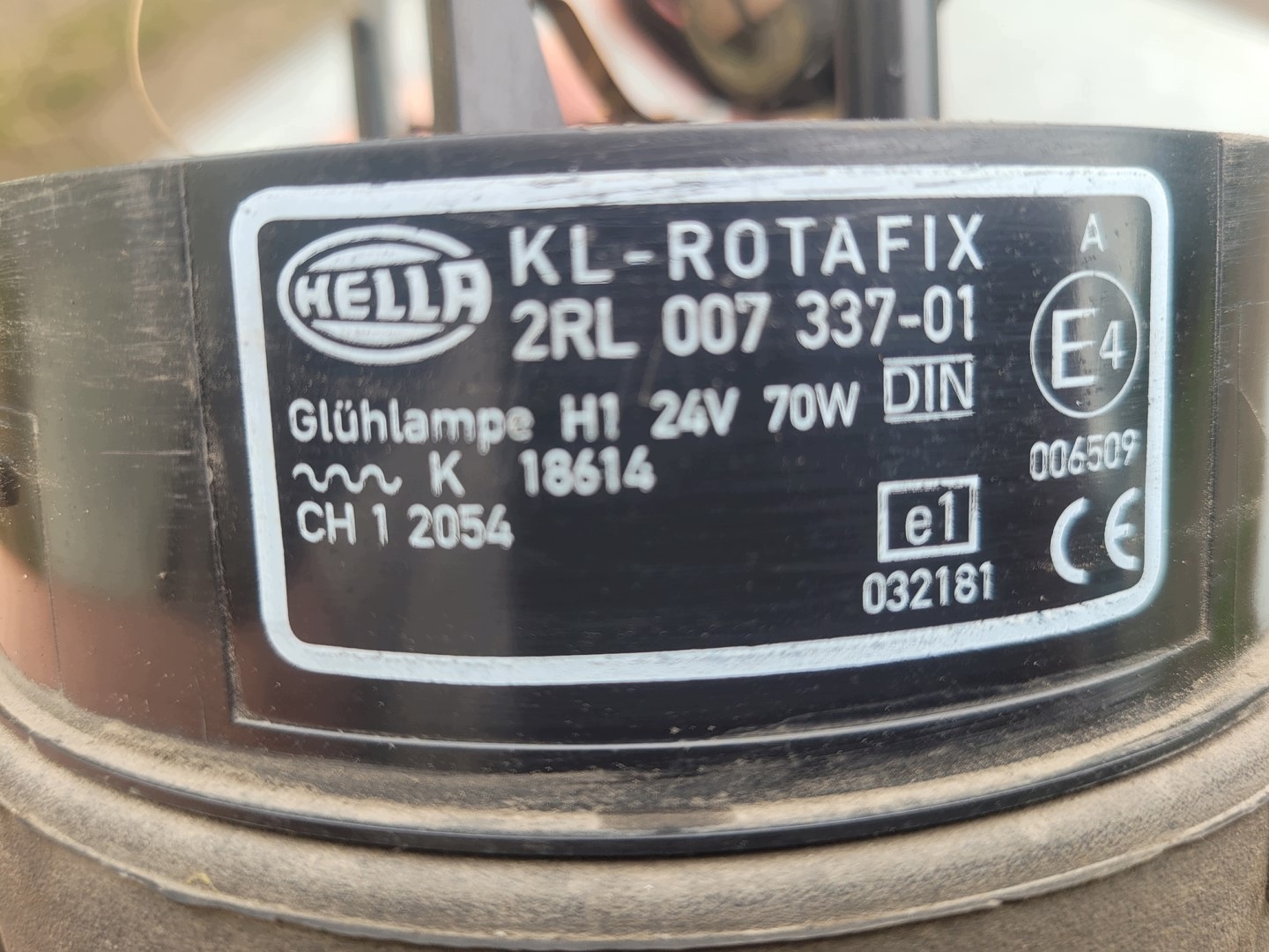 Lampe d'avertissement HELLA 24V 2RL007337-01 image 3