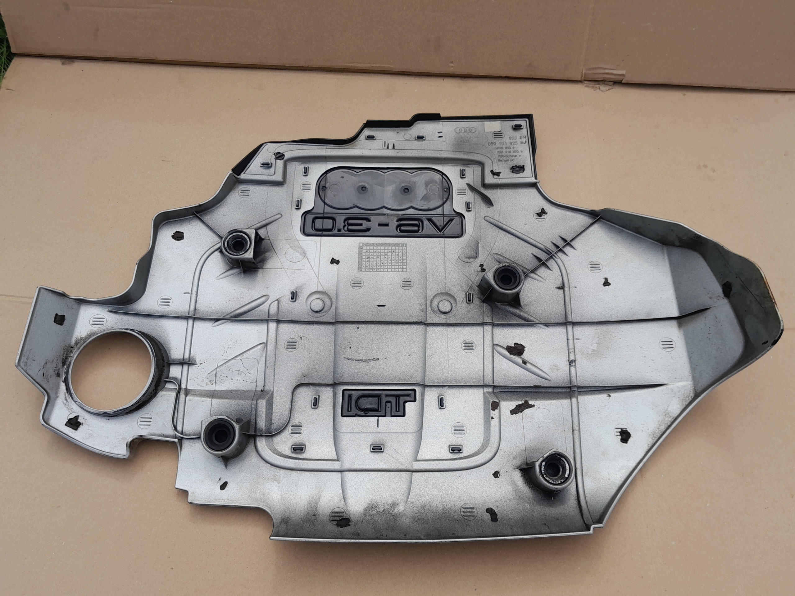 Motorabdeckung Audi A6 C6 3.0 TDI 04-11 image 4