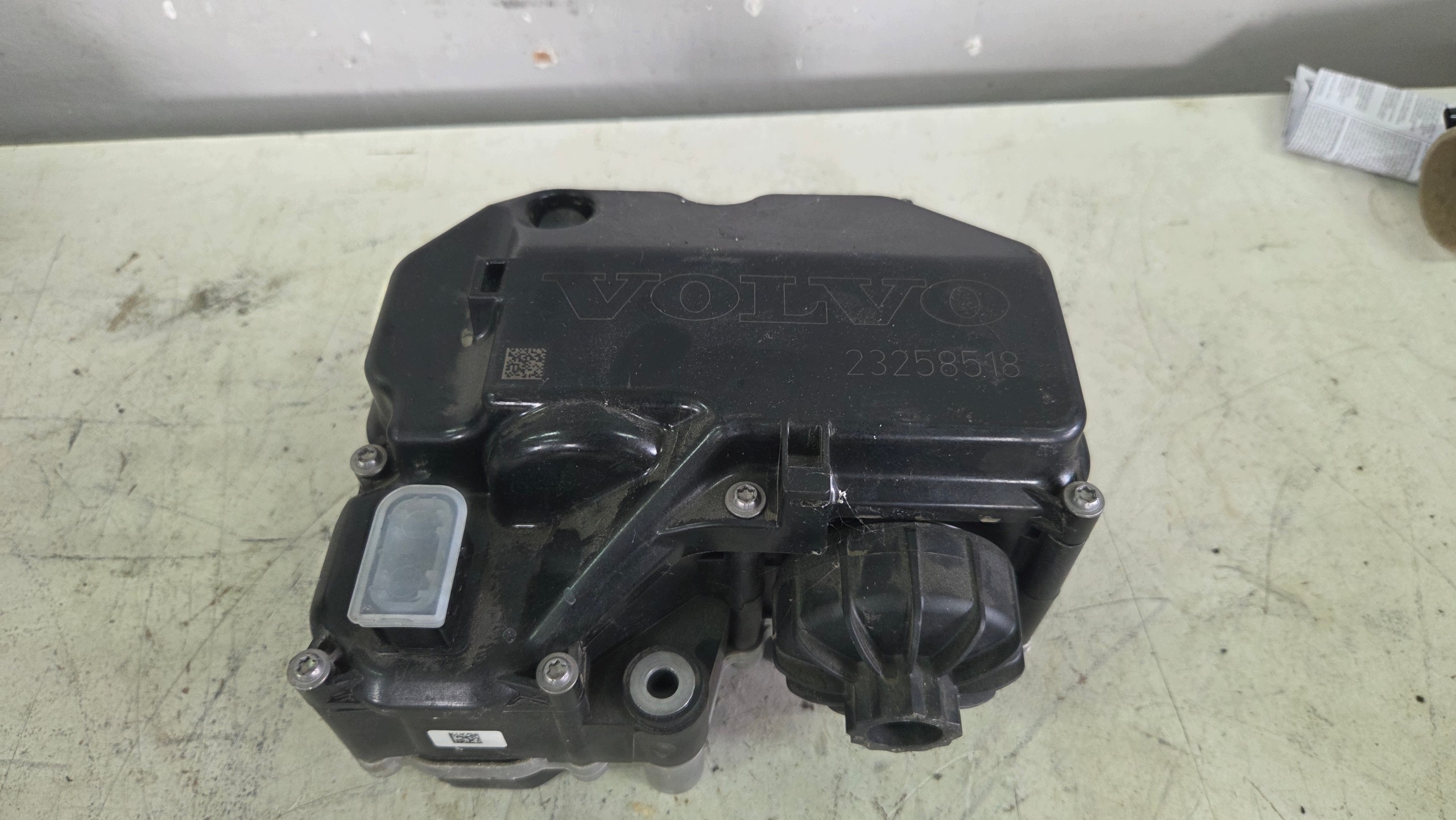 AdBlue-pumppu Volvo FH4 23258518 0444062018