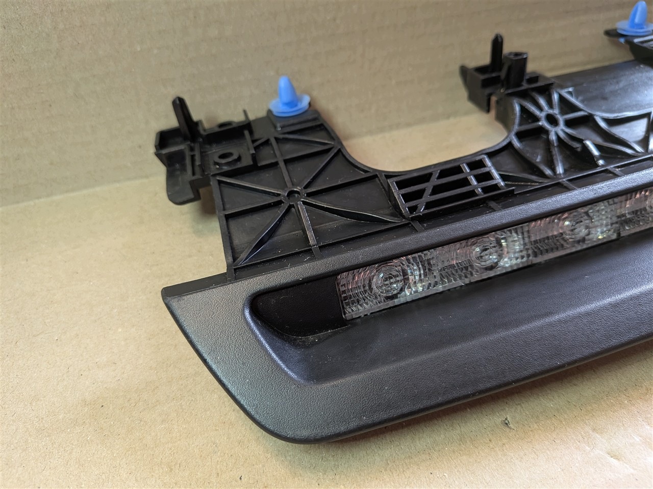 LIGHT STOP DACIA DUSTER 2 II 265958990D