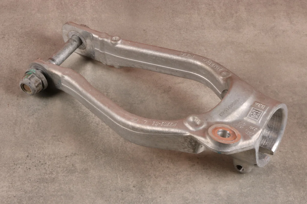 BMW 7 G70 Front Left Shock Mount XDRIVE