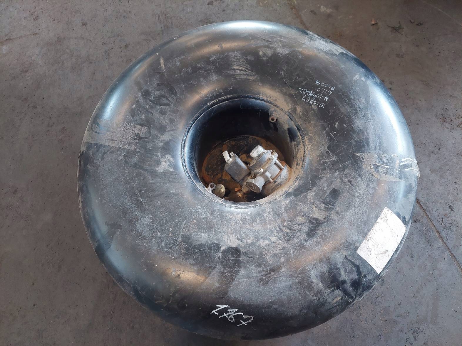 LPG Tank 47L 2028R Wheel Duplicate Read Description image 2