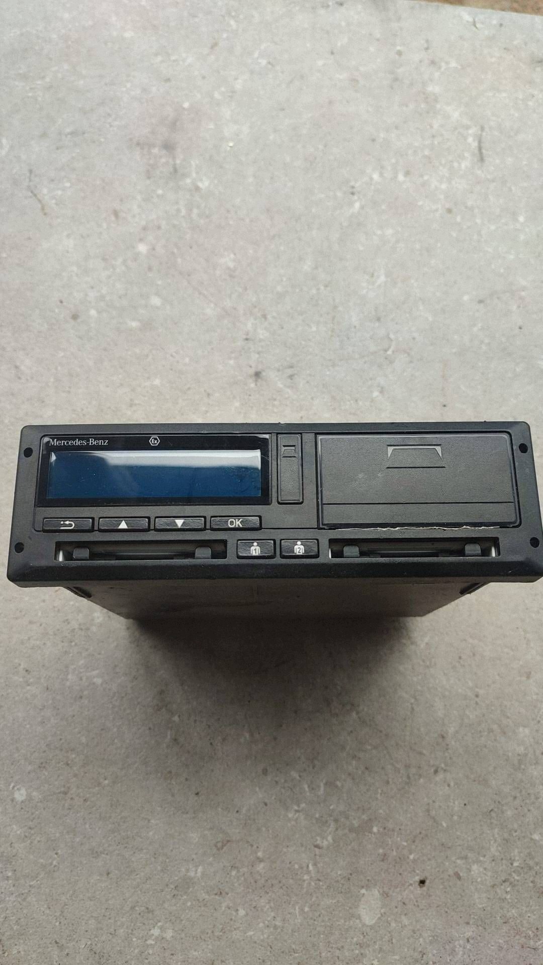 Tachograph Mercedes-Benz Sprinter W907 W910 A0024468333 image 2