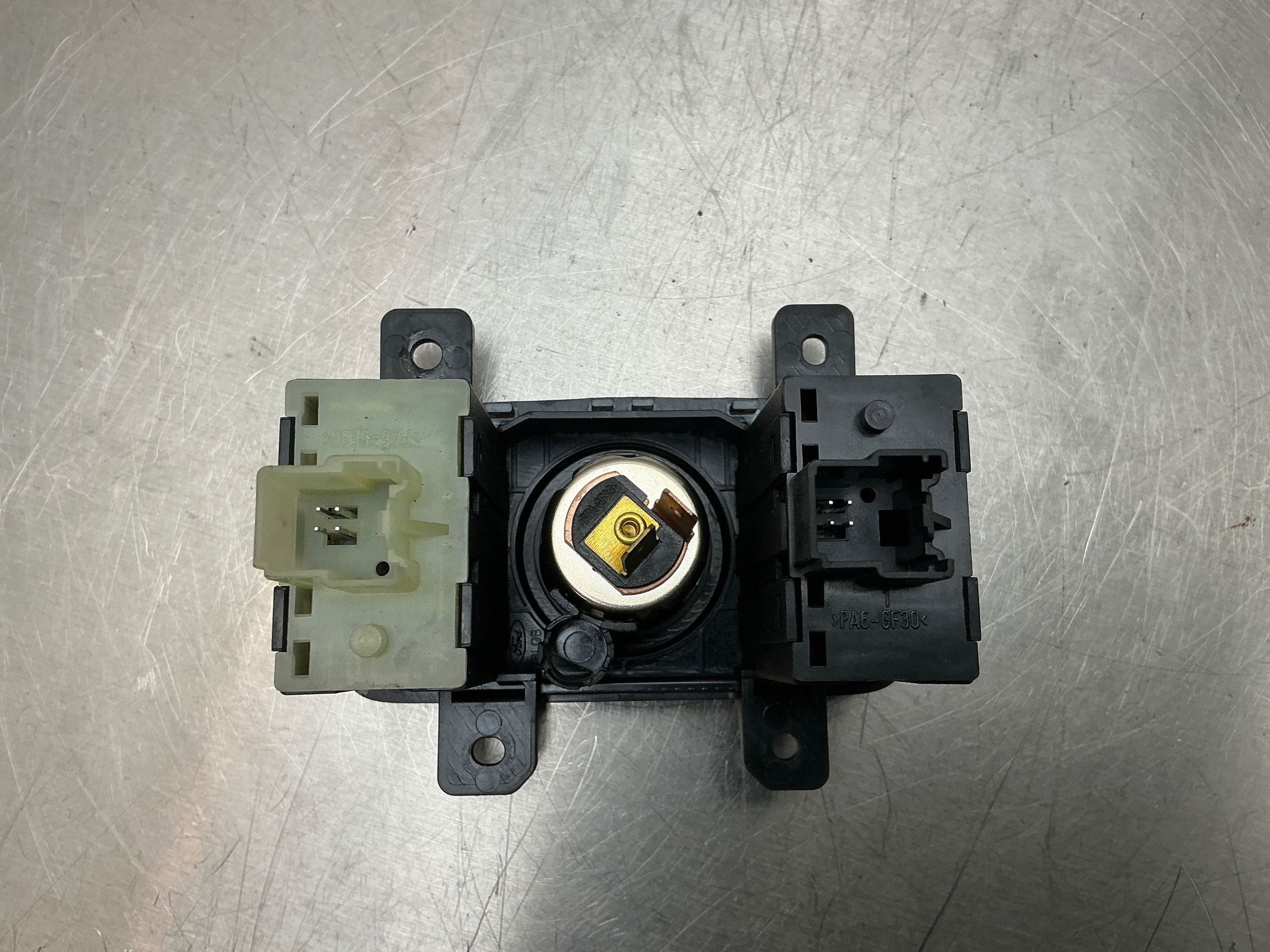 Isqueiro Ford Focus 271152 Usado OEM image 3