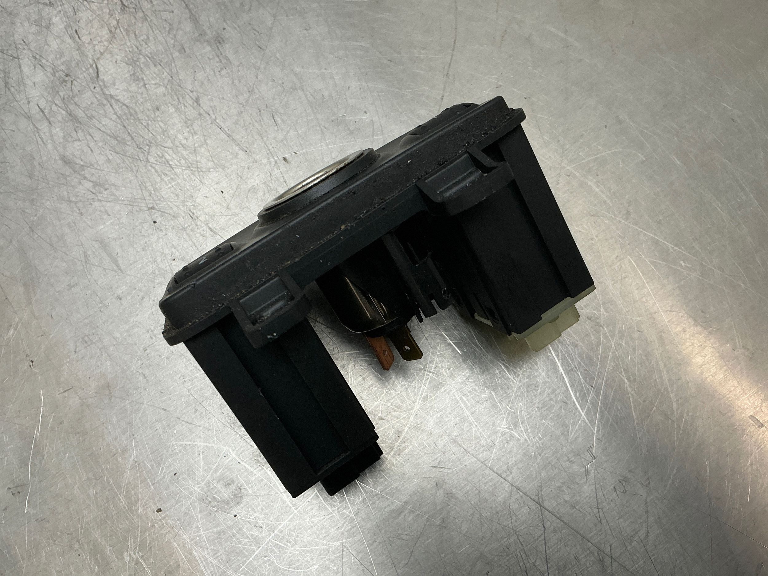 Isqueiro Ford Focus 271152 Usado OEM image 4