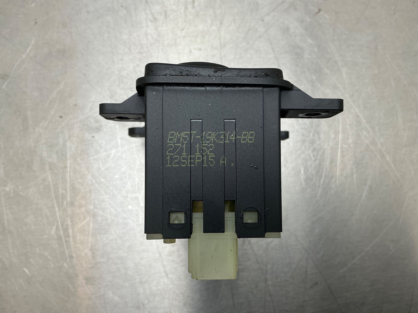 Isqueiro Ford Focus 271152 Usado OEM image 6