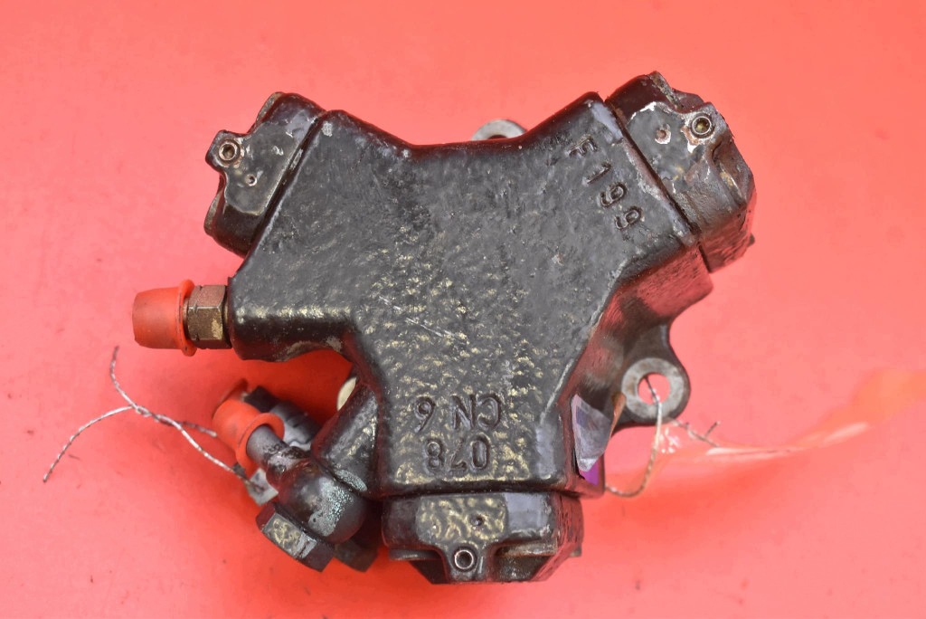 Ruiskutuspumppu Fiat Opel 1.3 JTD CDTI 0445010138 55198933