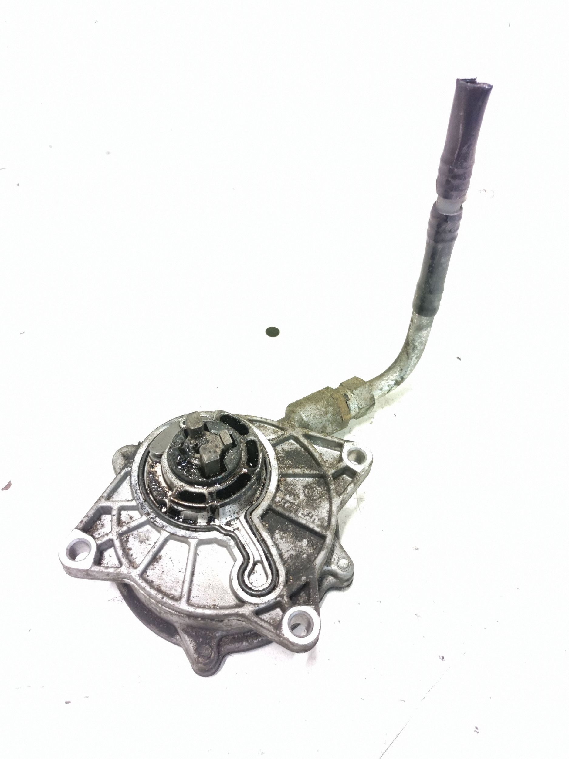 2009 SsangYong Rexton Pompe à vide A6652300565 image 3