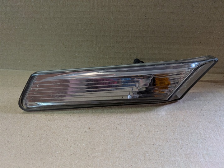 Oikea etusuuntavilkku Porsche 911 997 997631033 - PHK