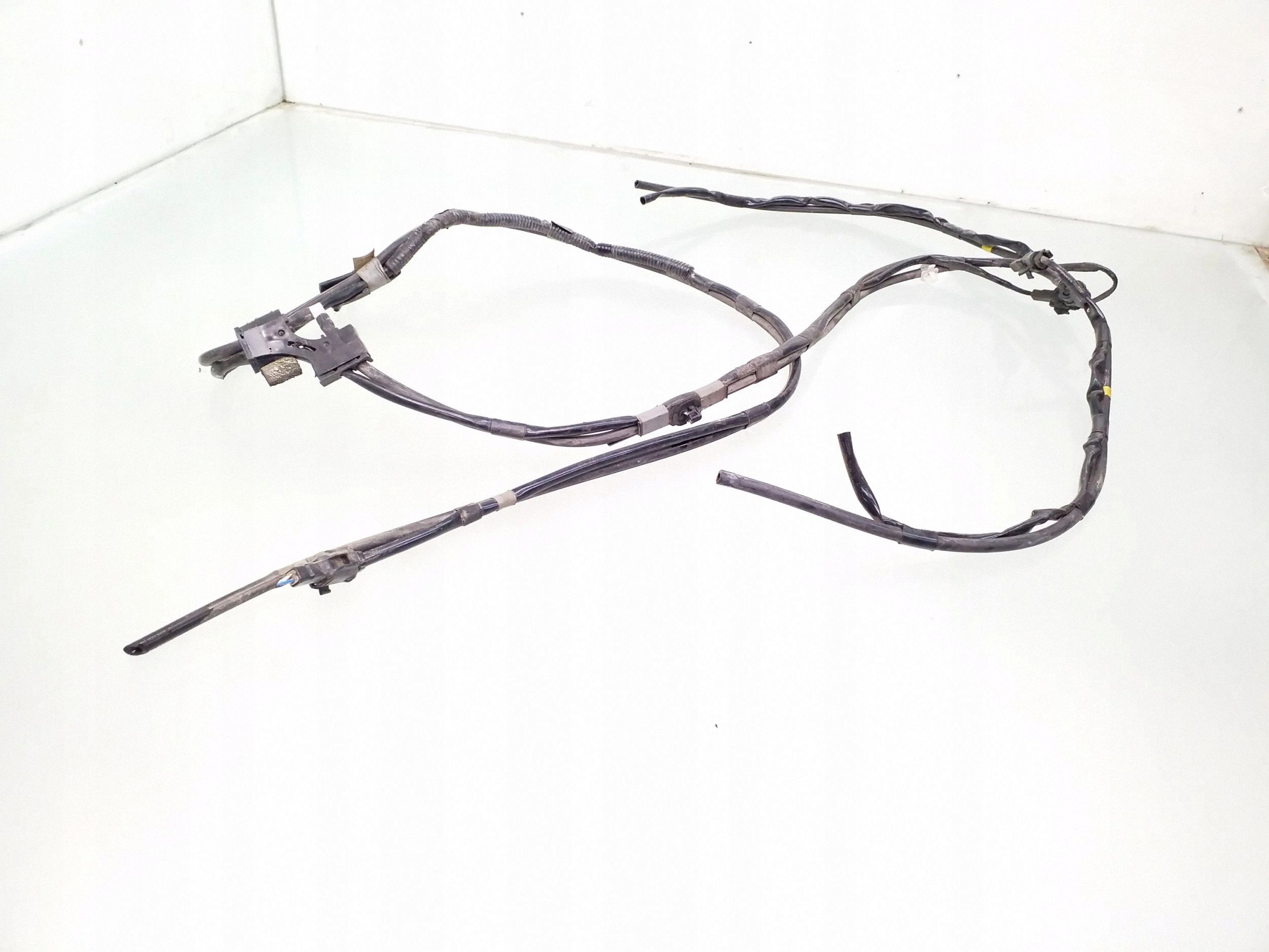 Toyota RAV4 XA40 pesunesteen suutin, OEM ARA269900
