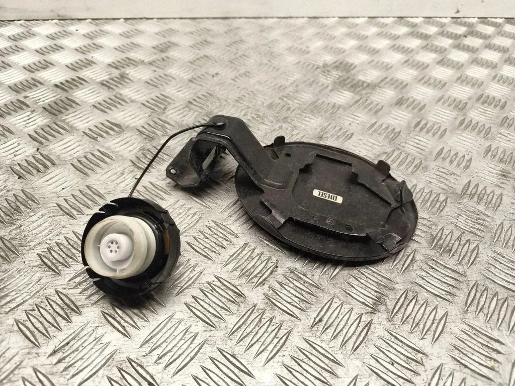Polttoainetankin luukku Mazda 6 GH