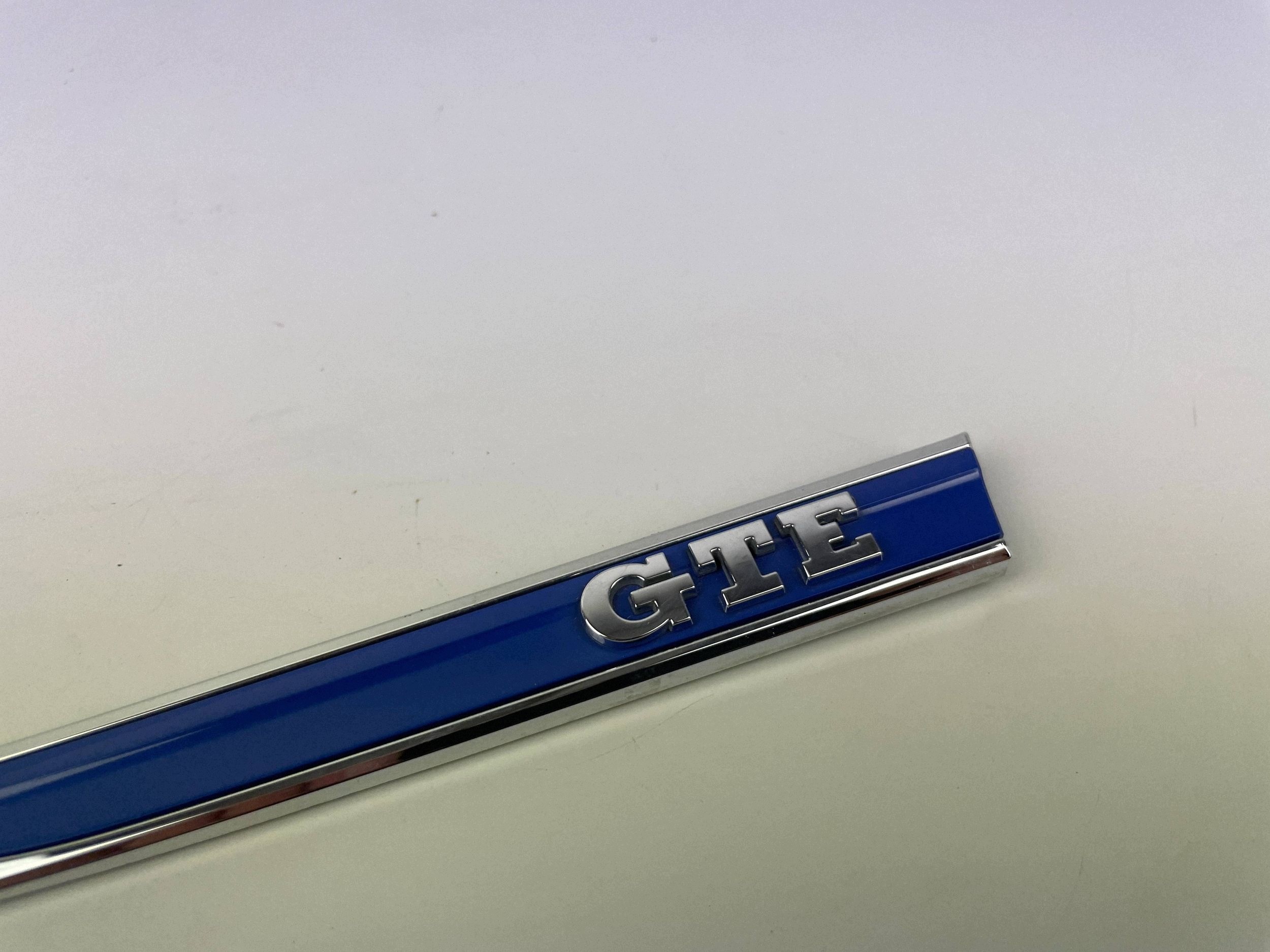 2015 VW Passat B8 Emblemskilt 3G0853689D image 5
