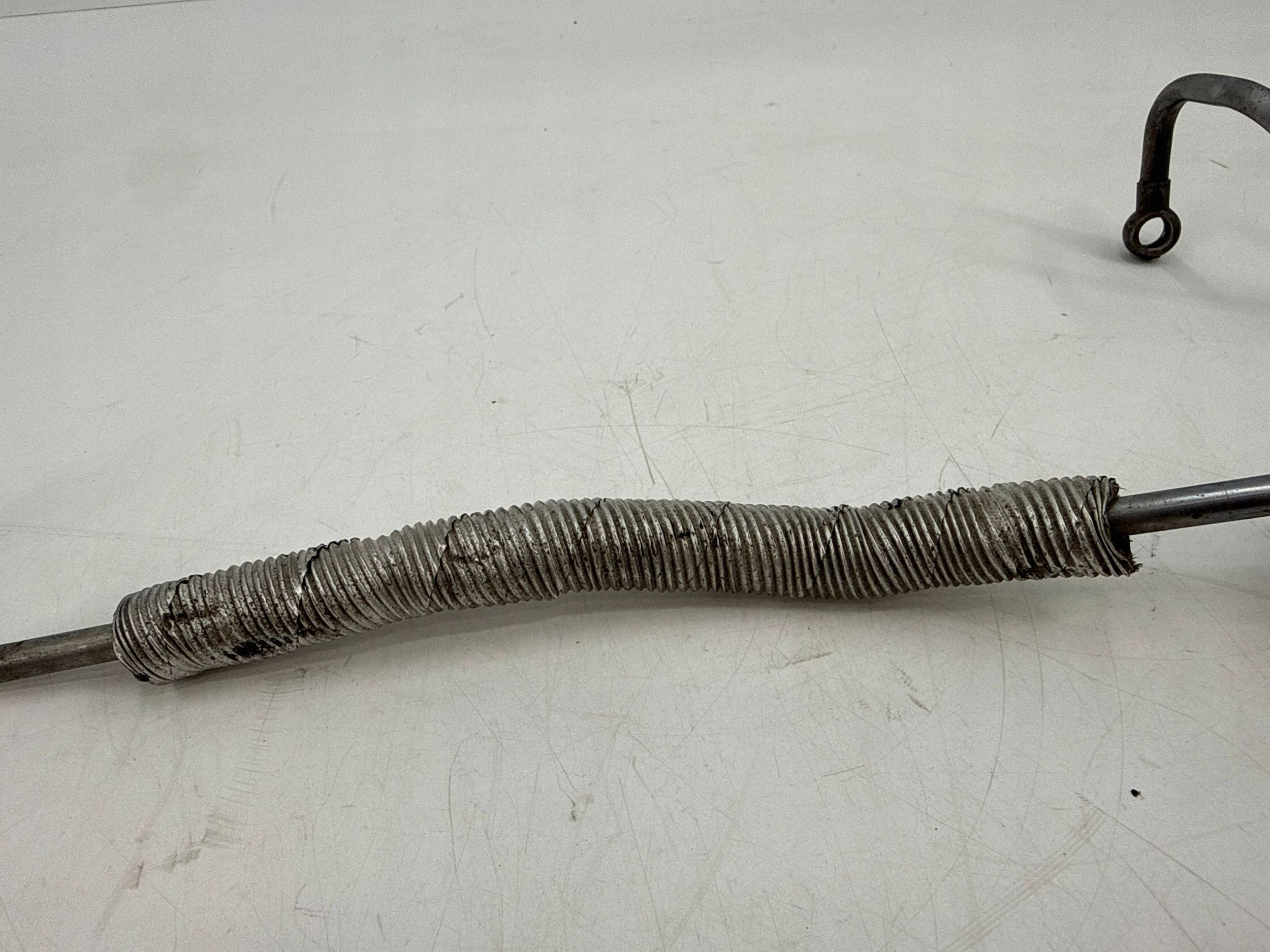 BMW 3 F30 F31 F35 2016 Ölkühlerleitung OEM 8513603 image 3