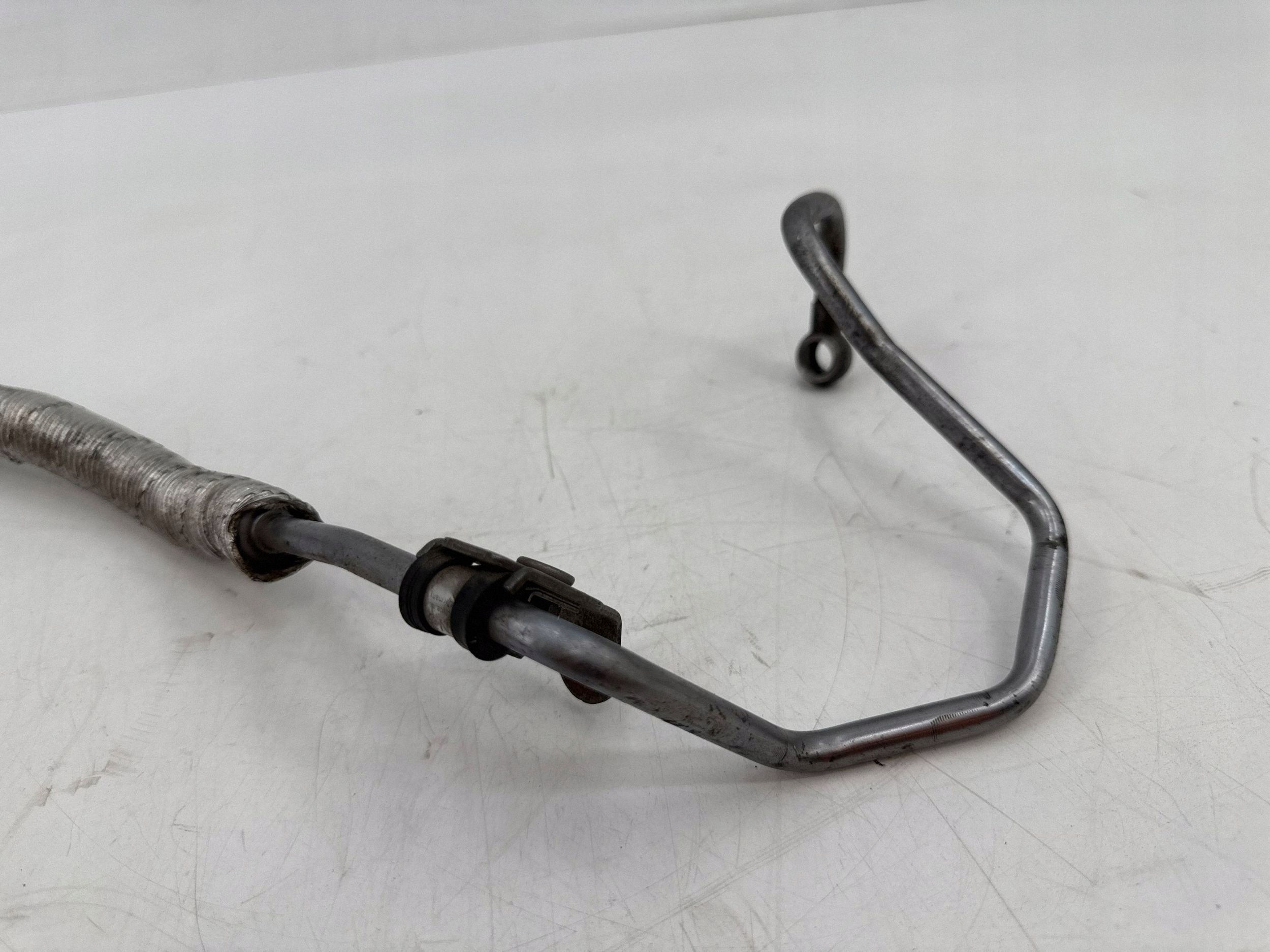 BMW 3 F30 F31 F35 2016 Ölkühlerleitung OEM 8513603 image 4