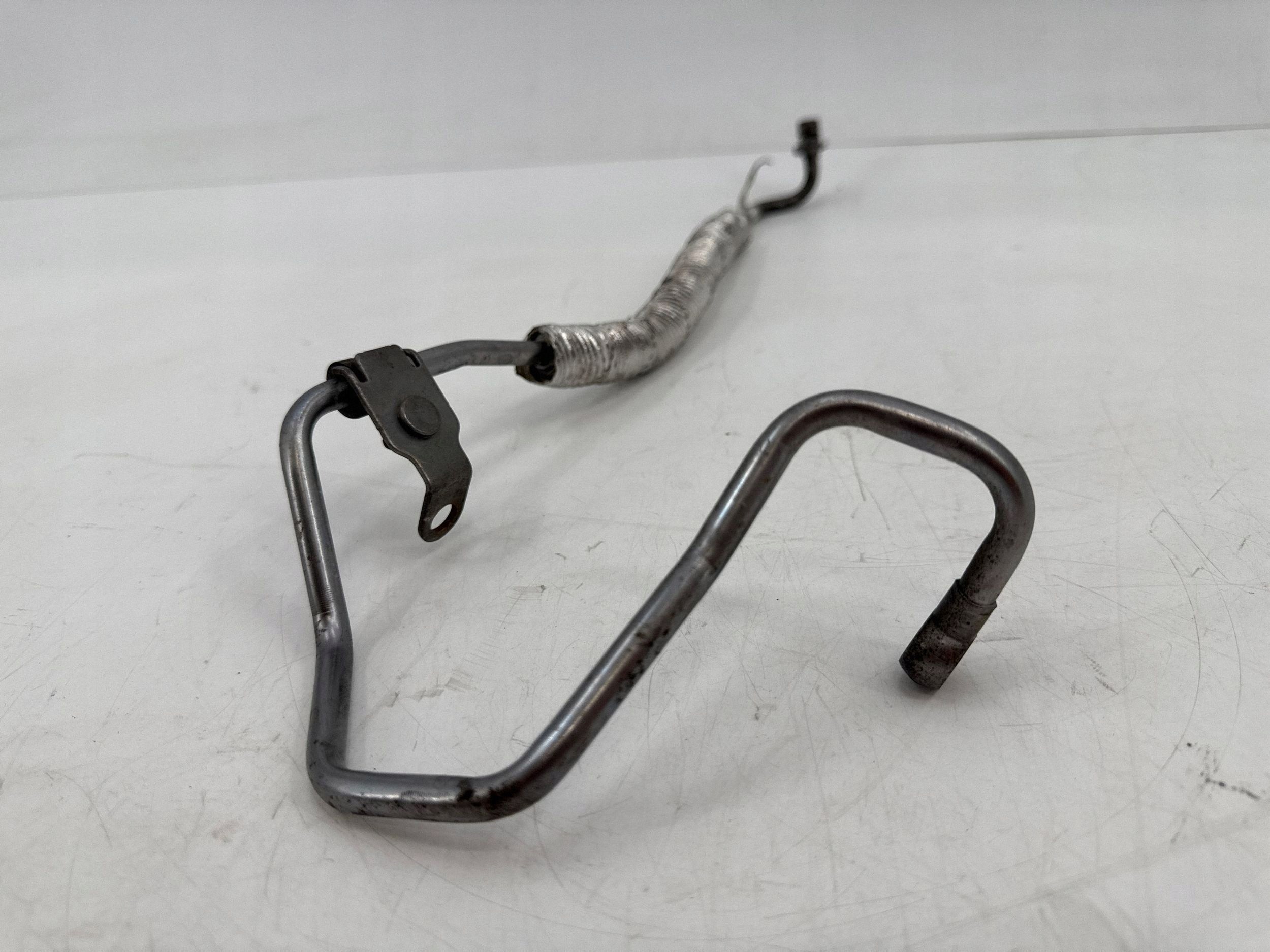 BMW 3 F30 F31 F35 2016 Ölkühlerleitung OEM 8513603 image 5