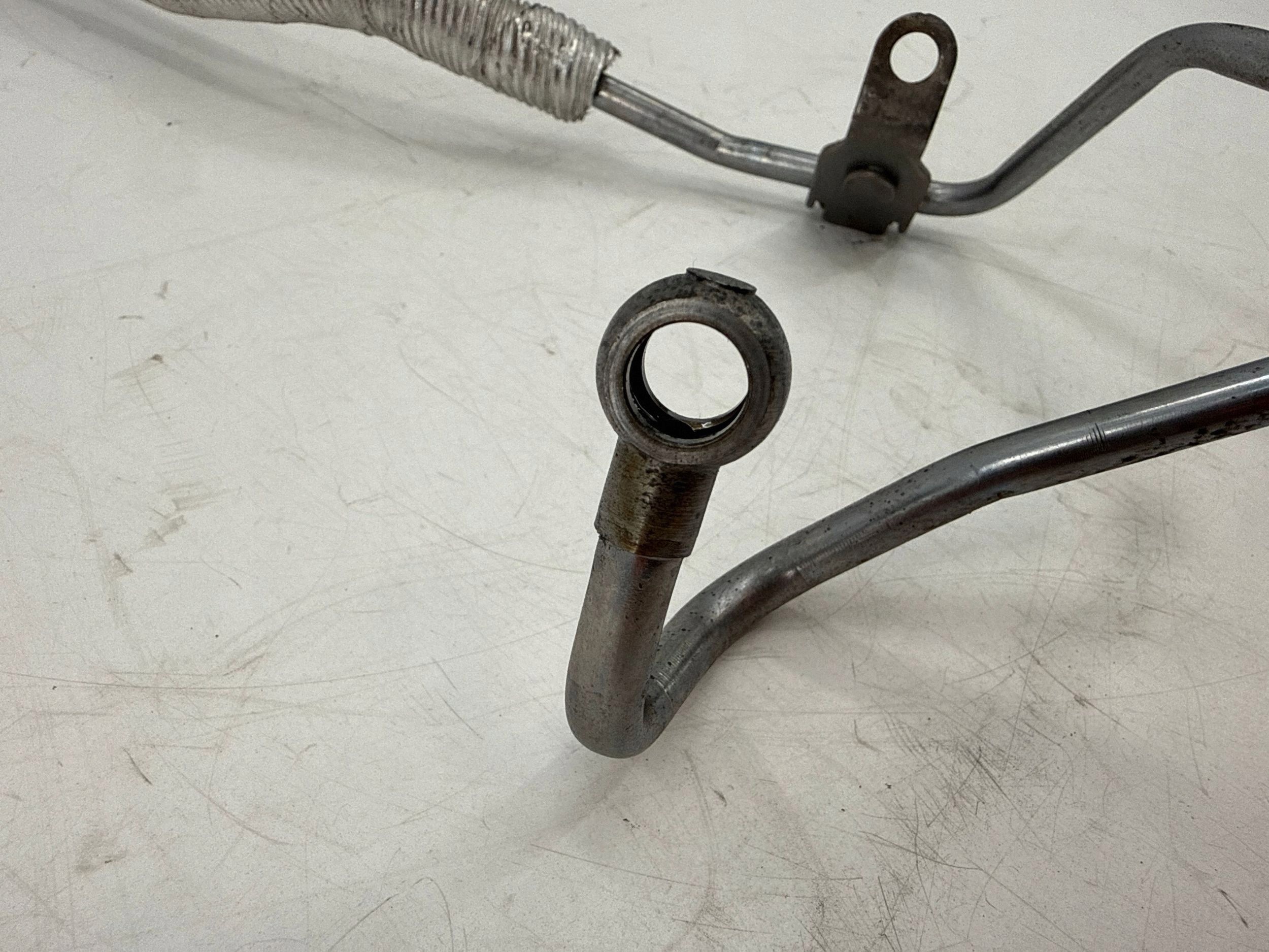 BMW 3 F30 F31 F35 2016 Ölkühlerleitung OEM 8513603 image 8